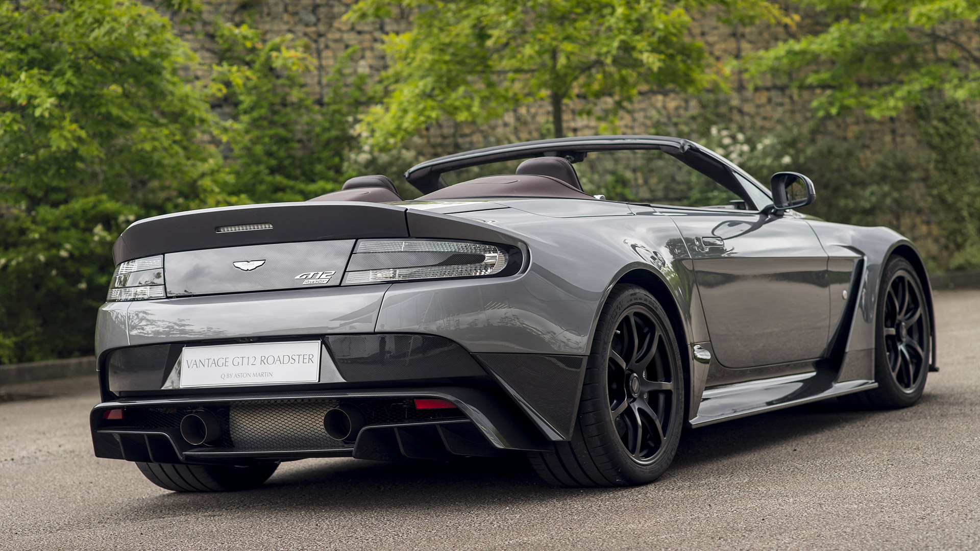  2016 Aston Martin Vantage GT12 Roadster= Wallpaper.