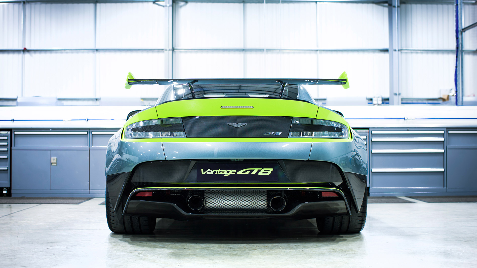  2017 Aston Martin Vantage GT8= Wallpaper.