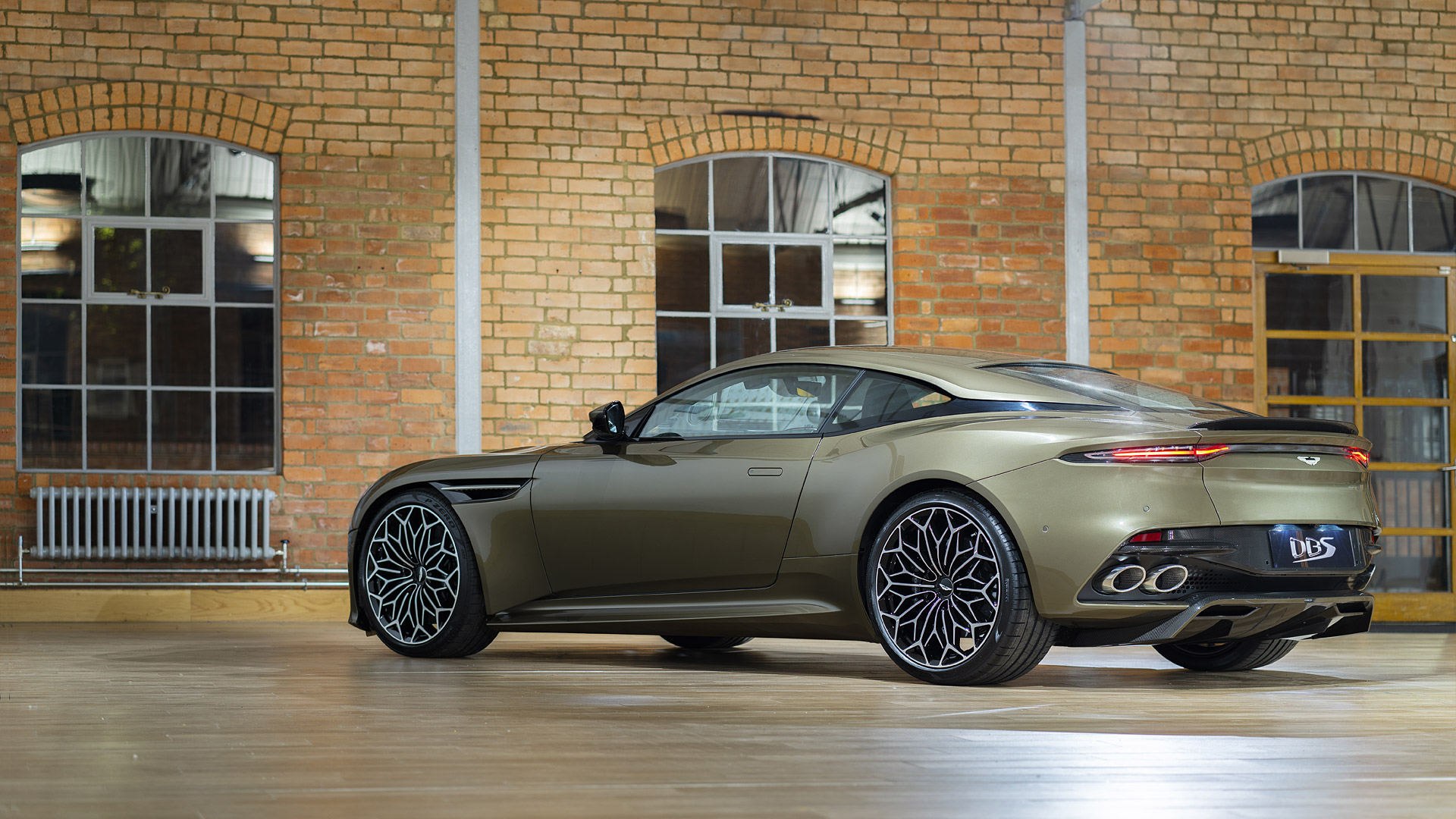  2019 Aston Martin DBS Superleggera OHMSS Edition= Wallpaper.