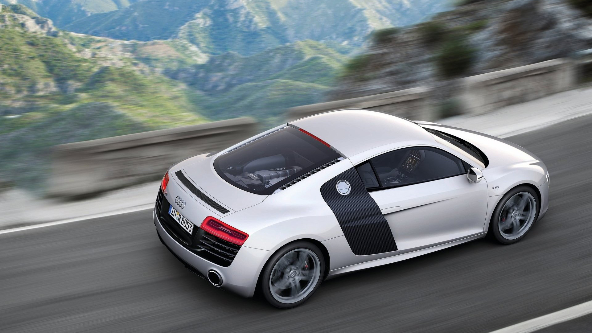  2013 Audi R8 V10 Wallpaper.