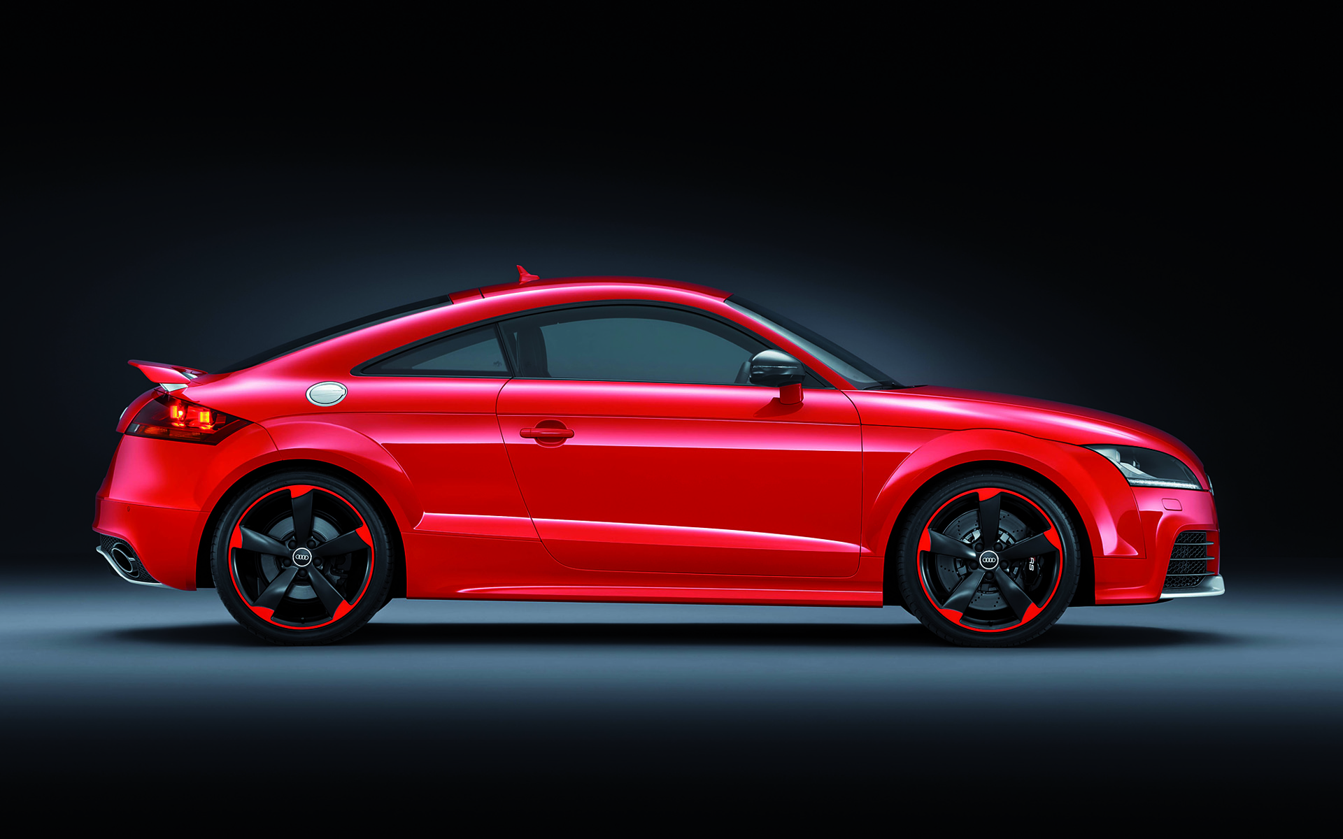  2013 Audi TT-RS Plus Wallpaper.