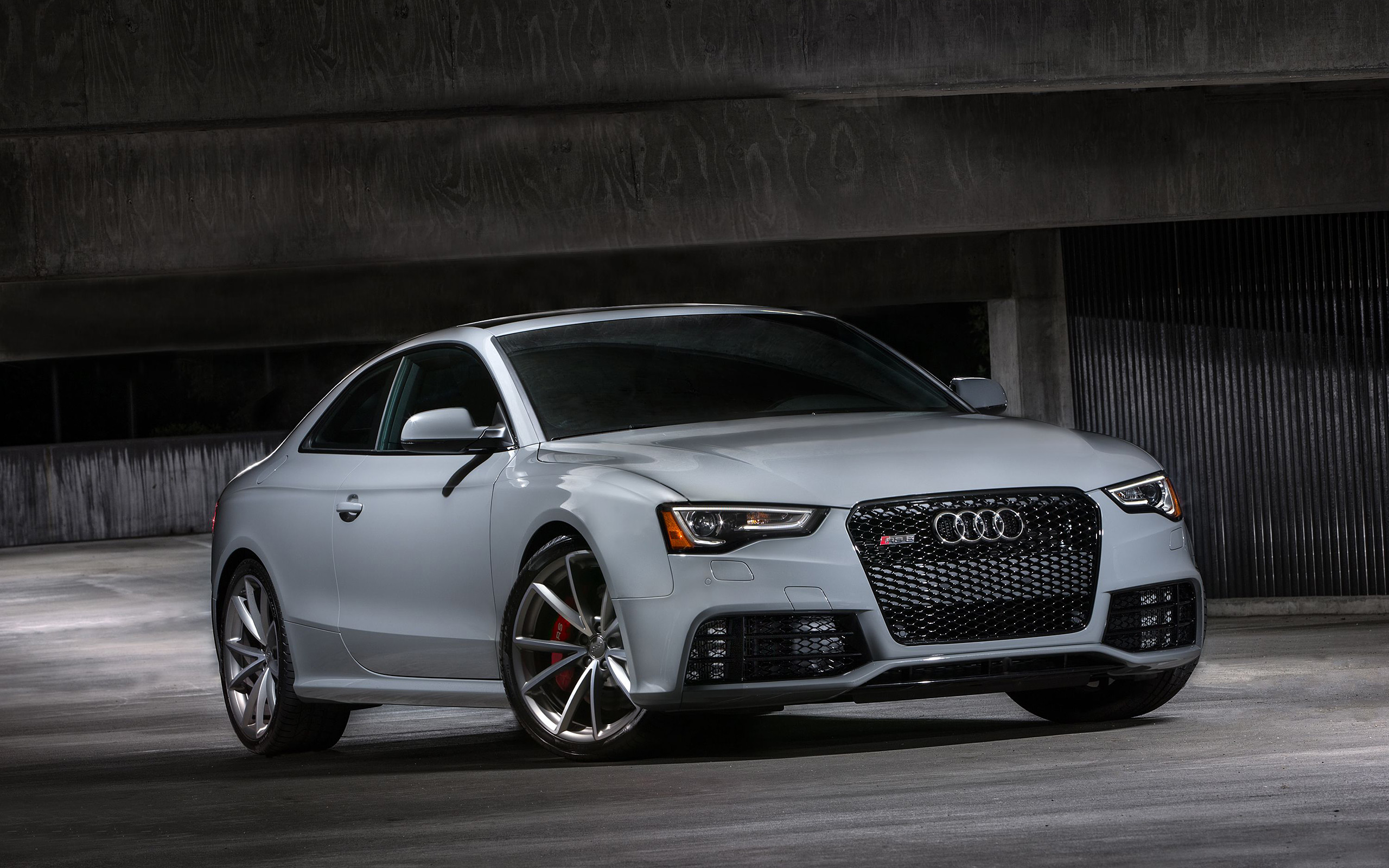  2015 Audi RS5 Coupe Sport Edition Wallpaper.