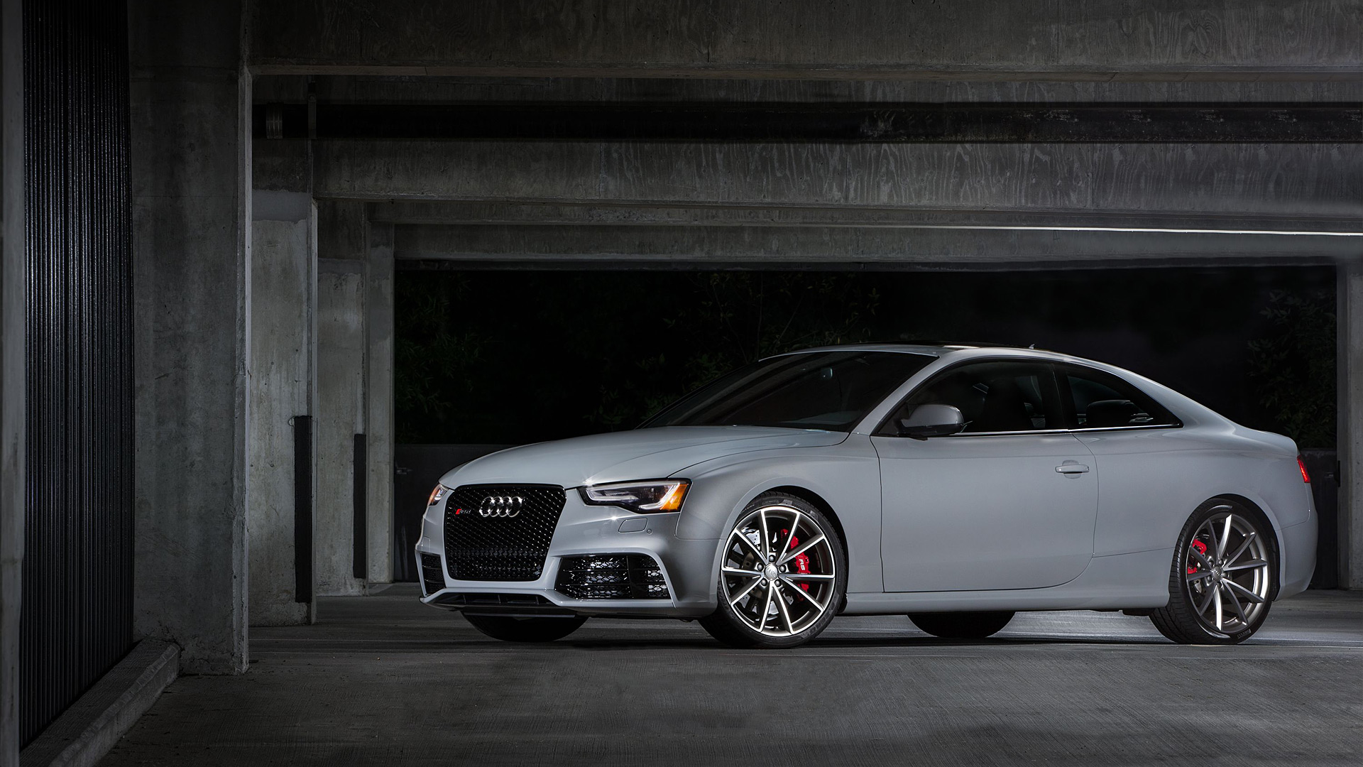  2015 Audi RS5 Coupe Sport Edition Wallpaper.