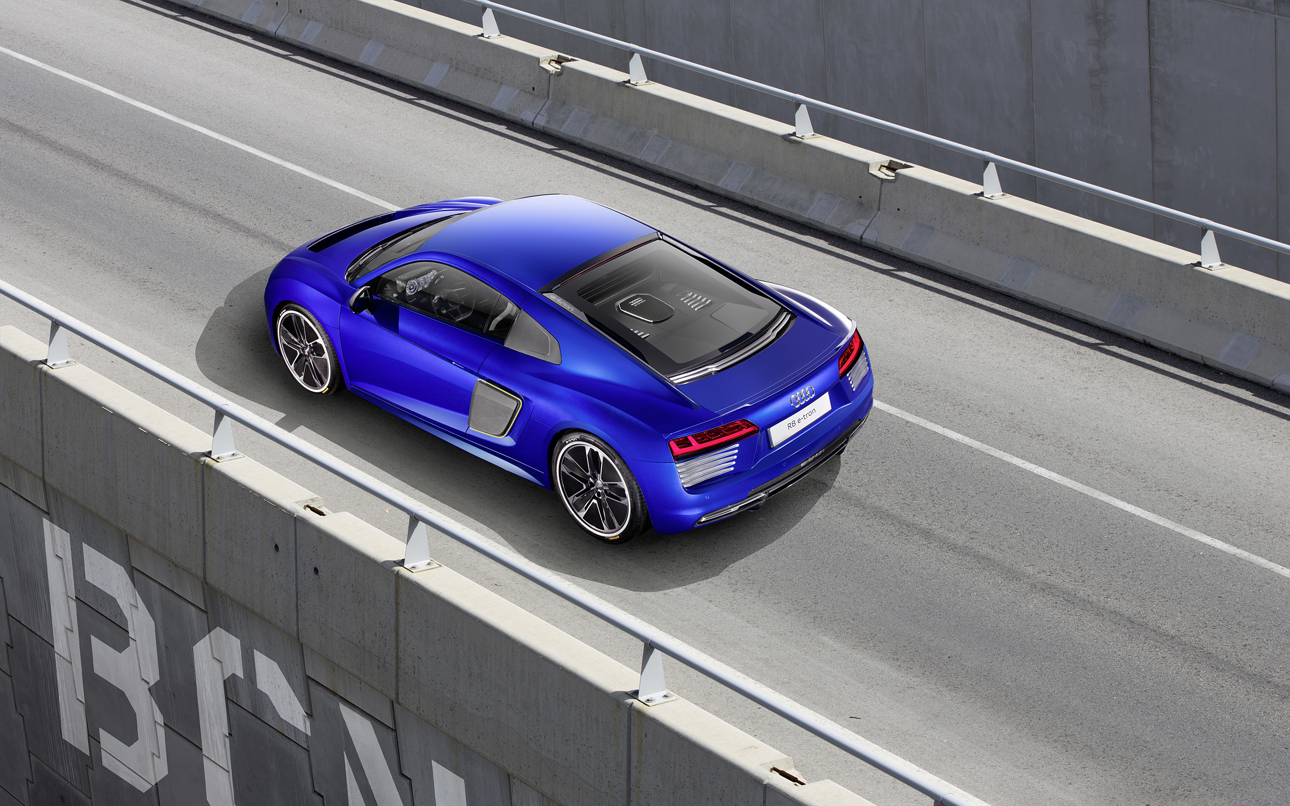  2016 Audi R8 e-tron Wallpaper.