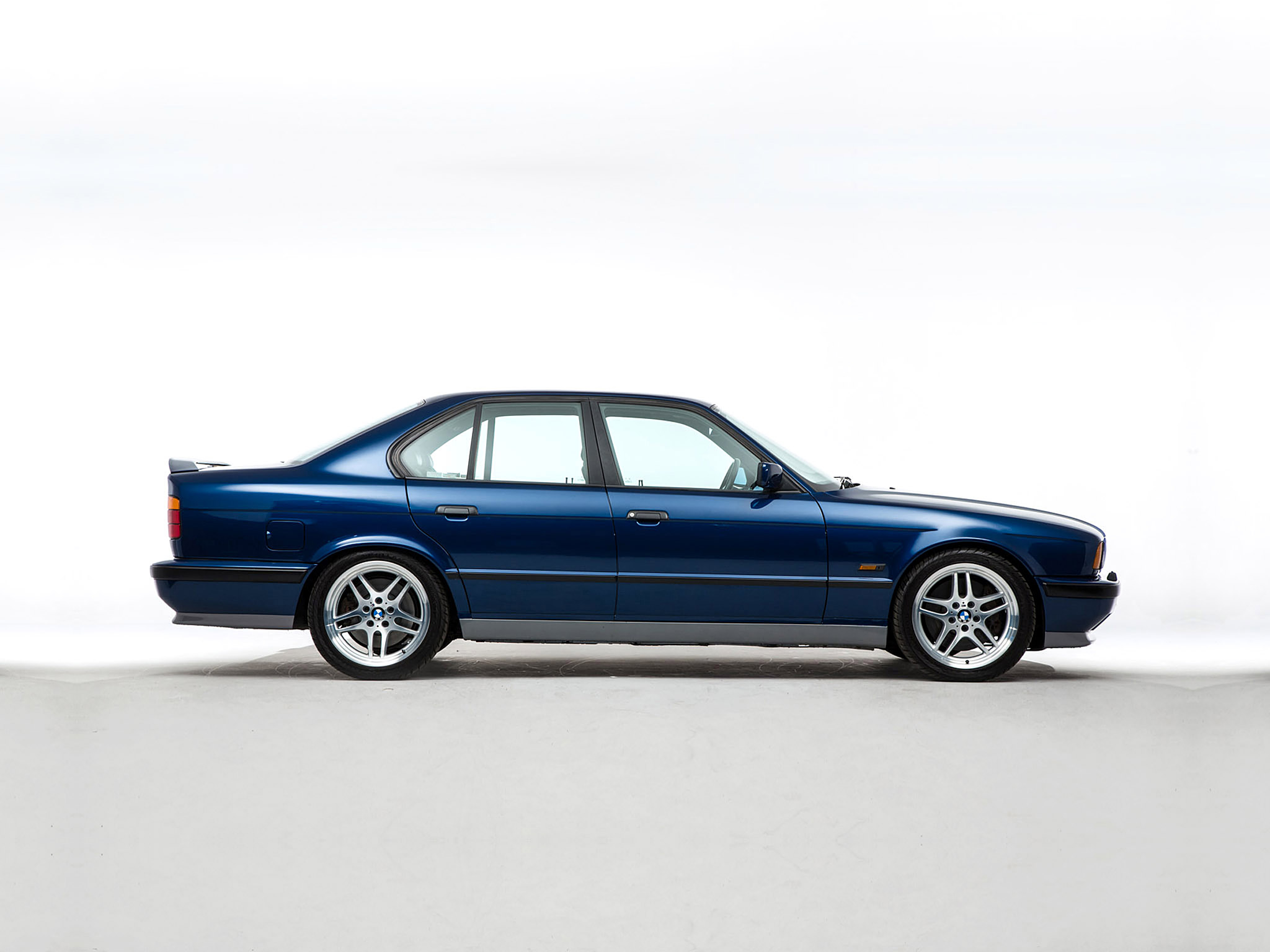  1995 BMW M5 Wallpaper.