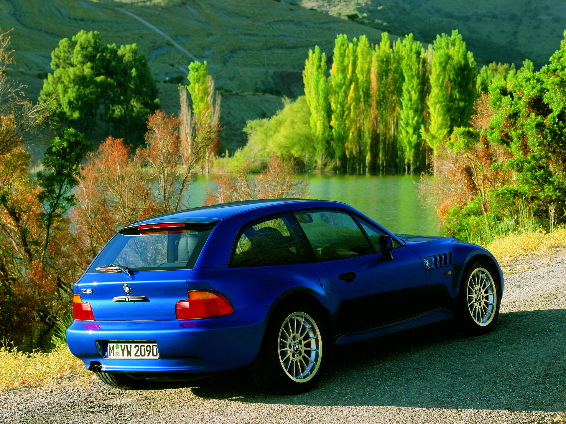  1999 BMW Z3 Coupe Wallpaper.