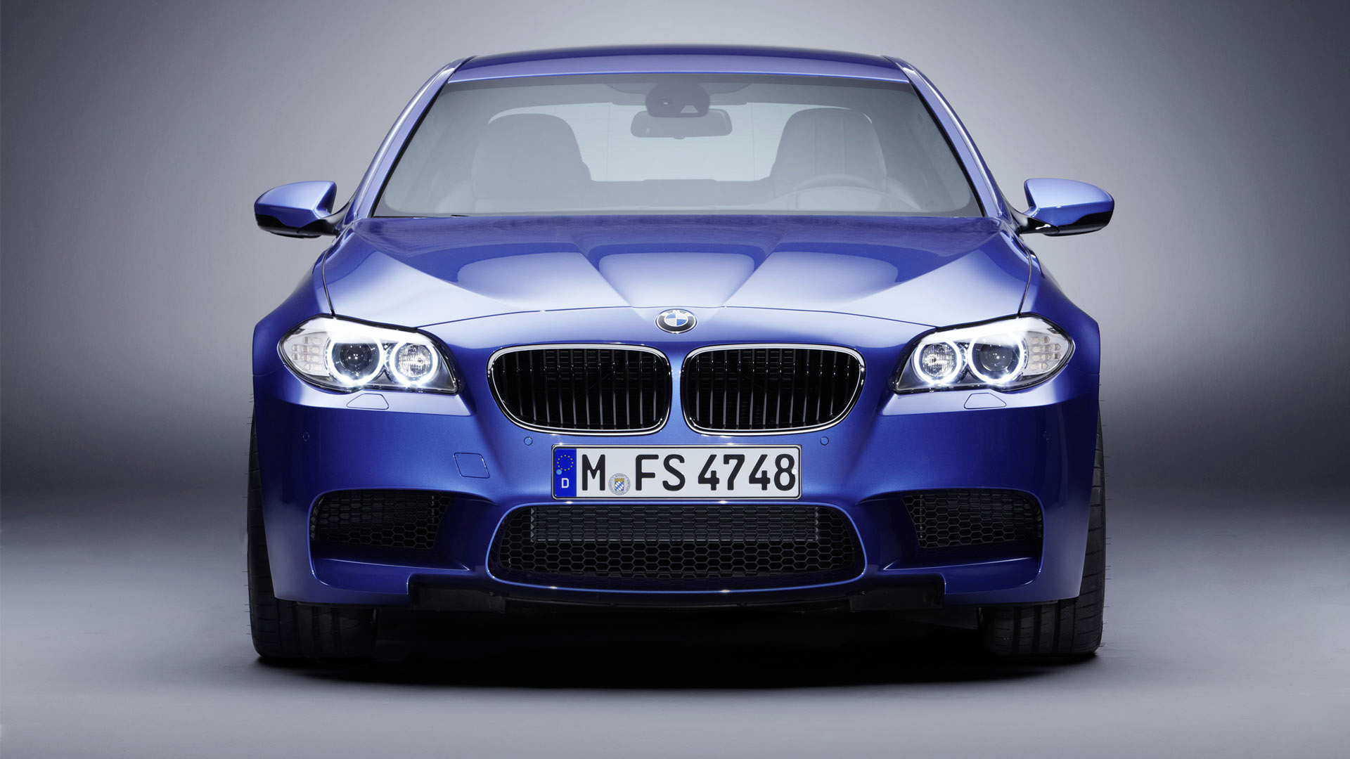  2012 BMW M5 Wallpaper.