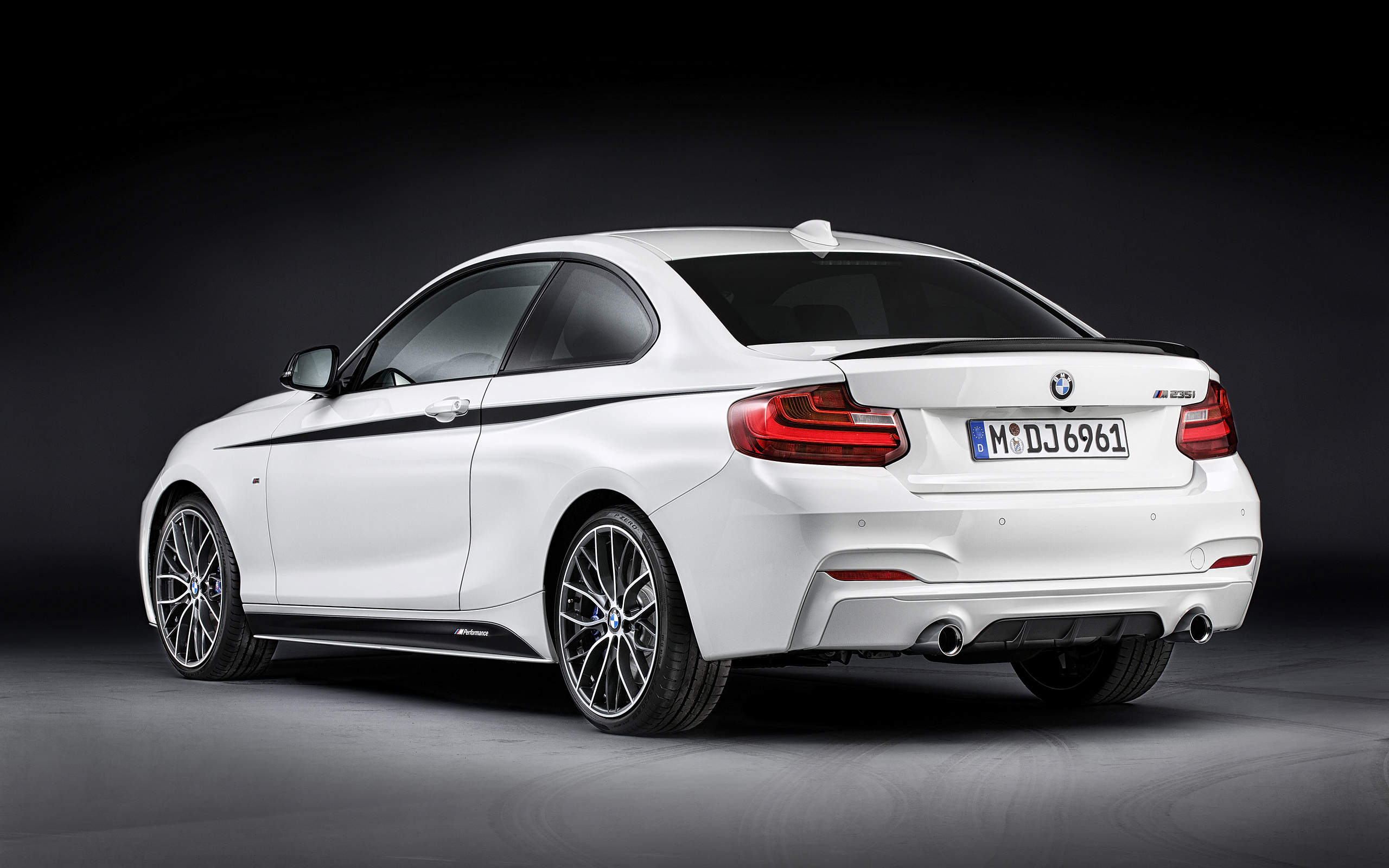  2014 BMW 2-Series Coupe M Performance Parts Wallpaper.