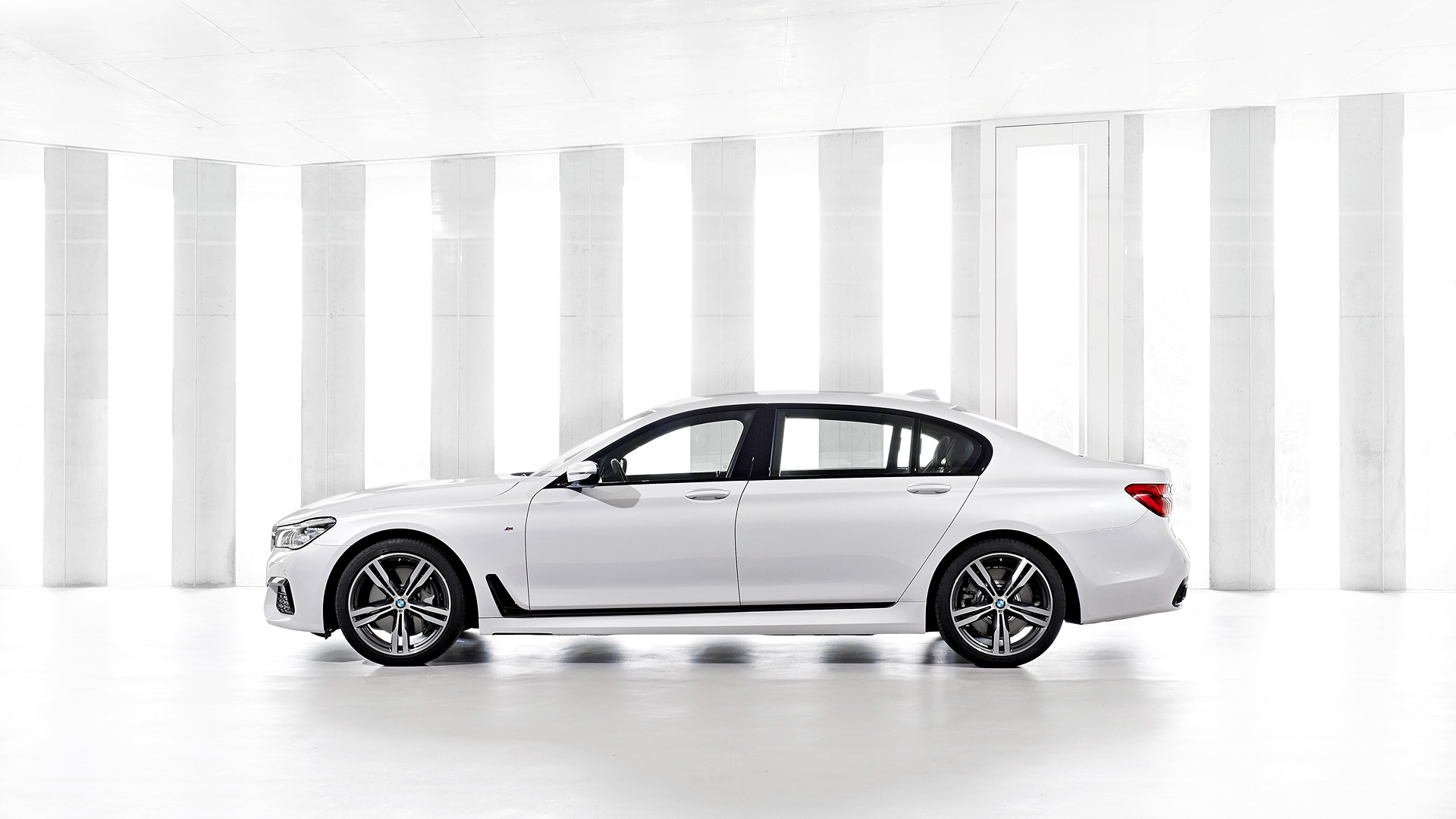  2016 BMW 7-Series Wallpaper.