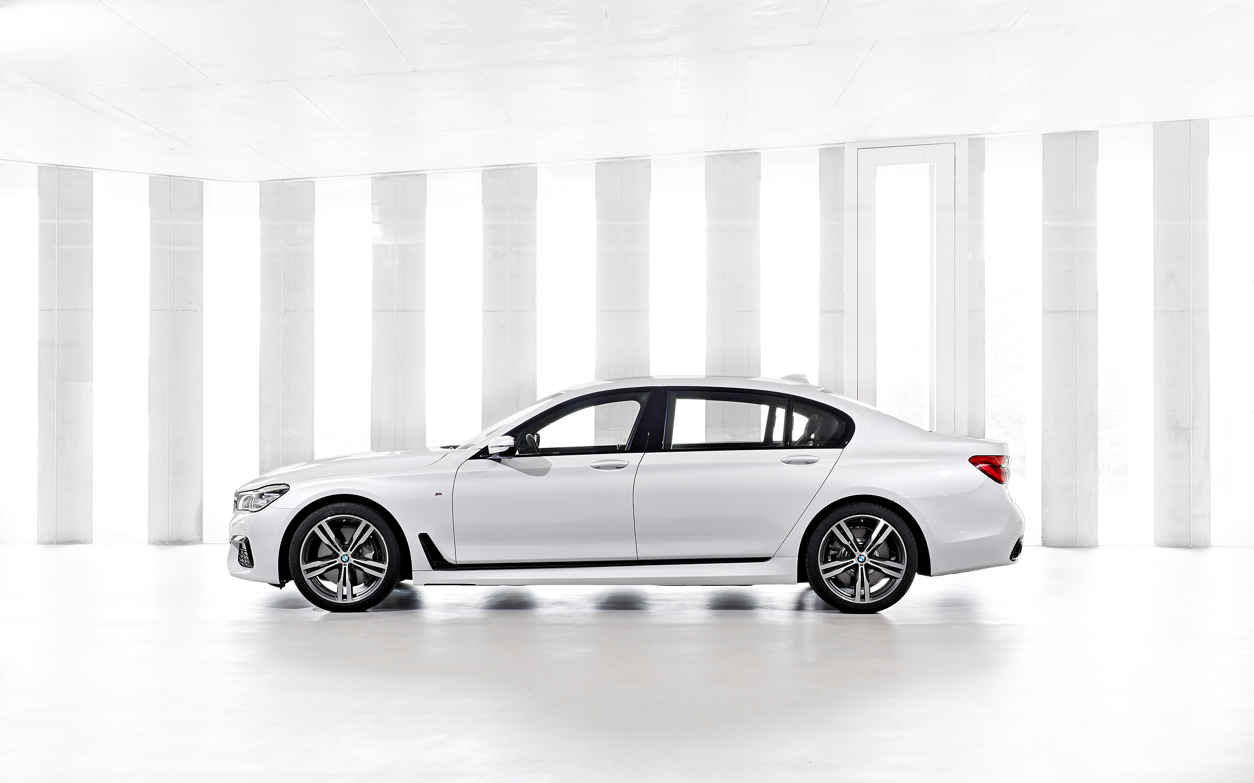  2016 BMW 7-Series Wallpaper.