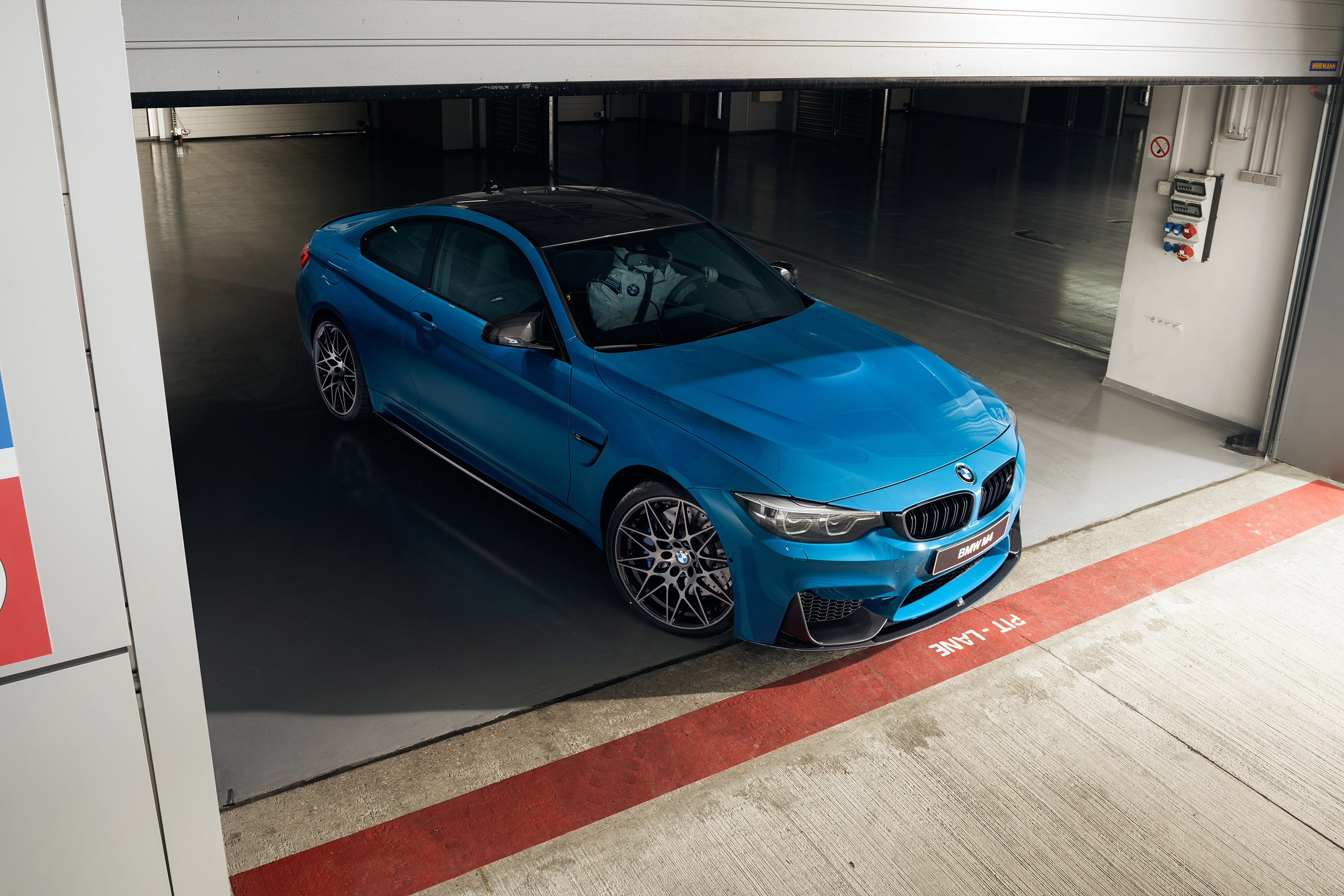  2018 BMW M4 Wallpaper.