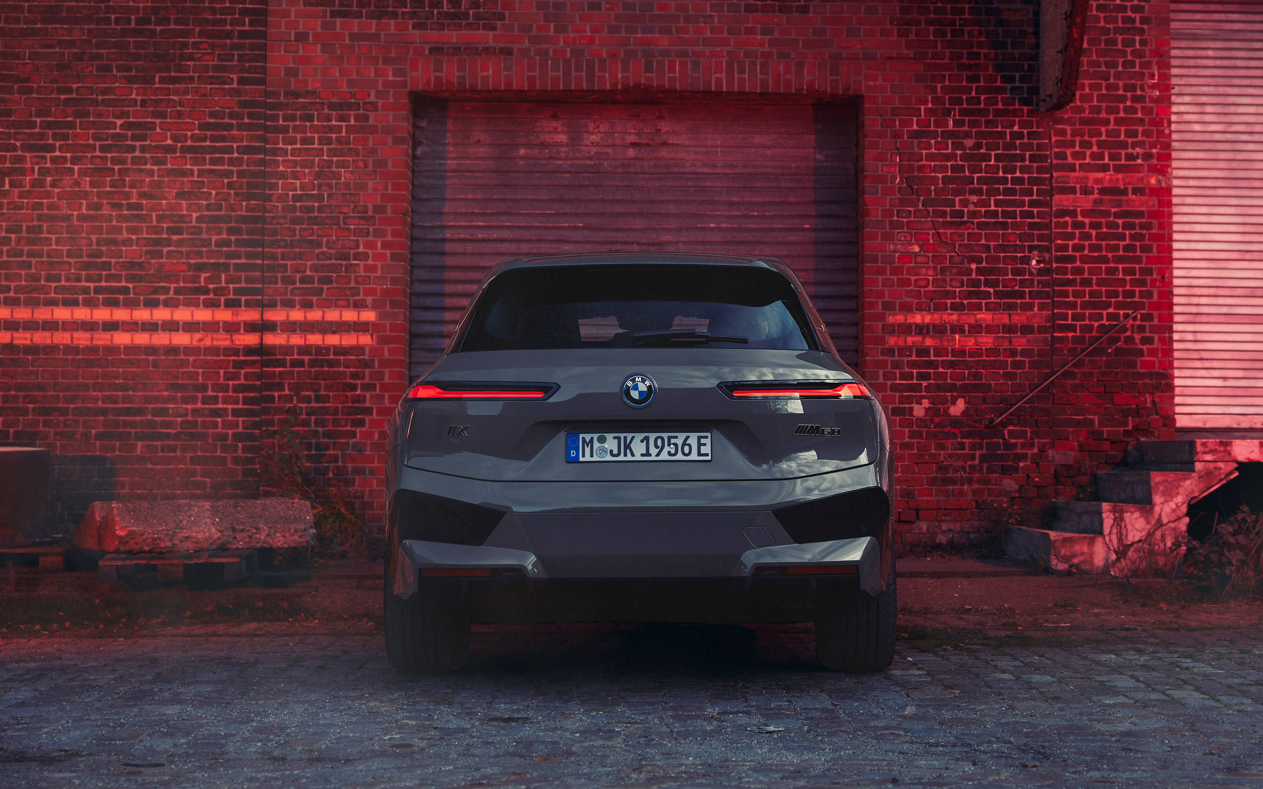  2022 BMW iX M60 Wallpaper.