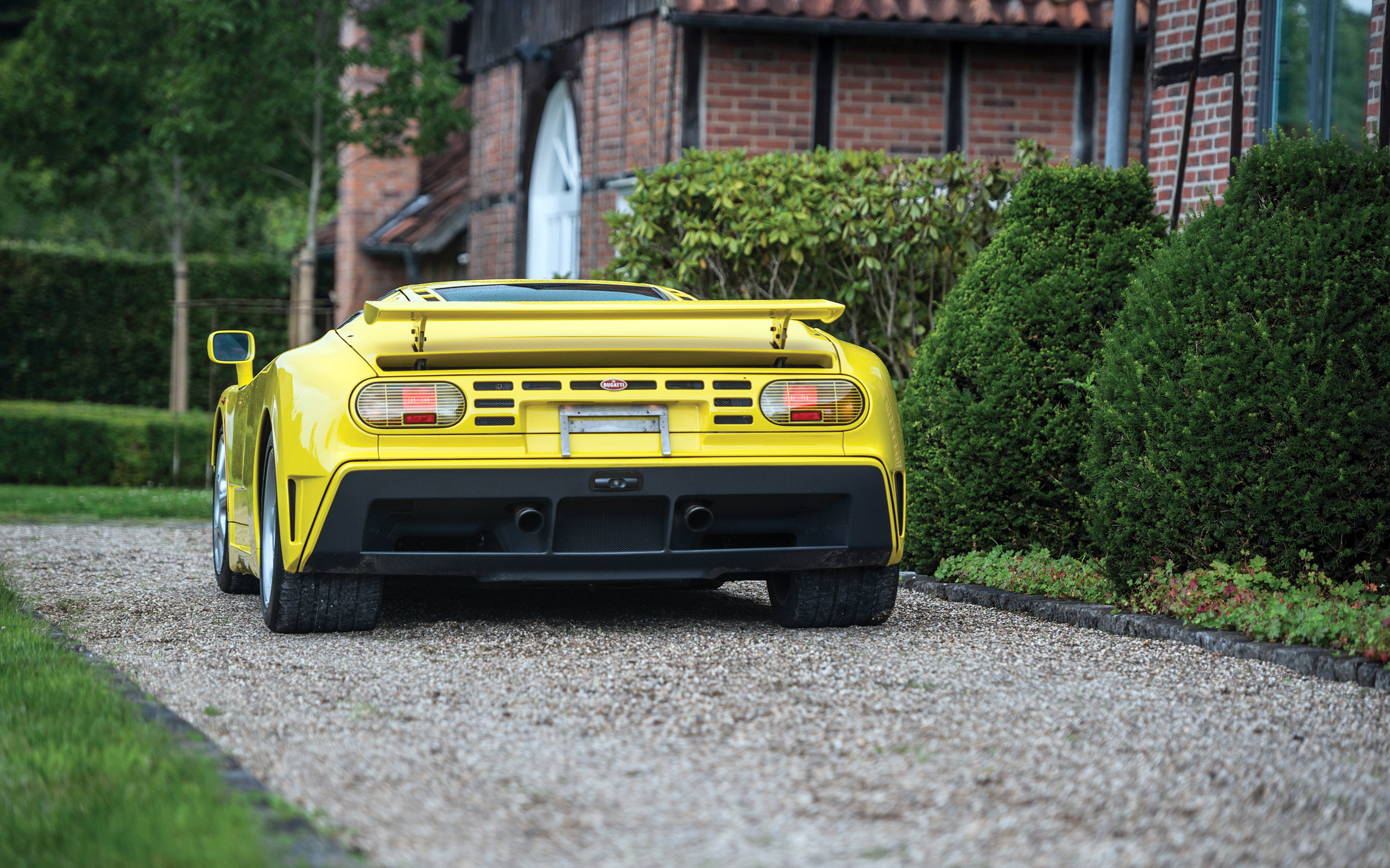  1993 Bugatti EB110 SuperSport Wallpaper.