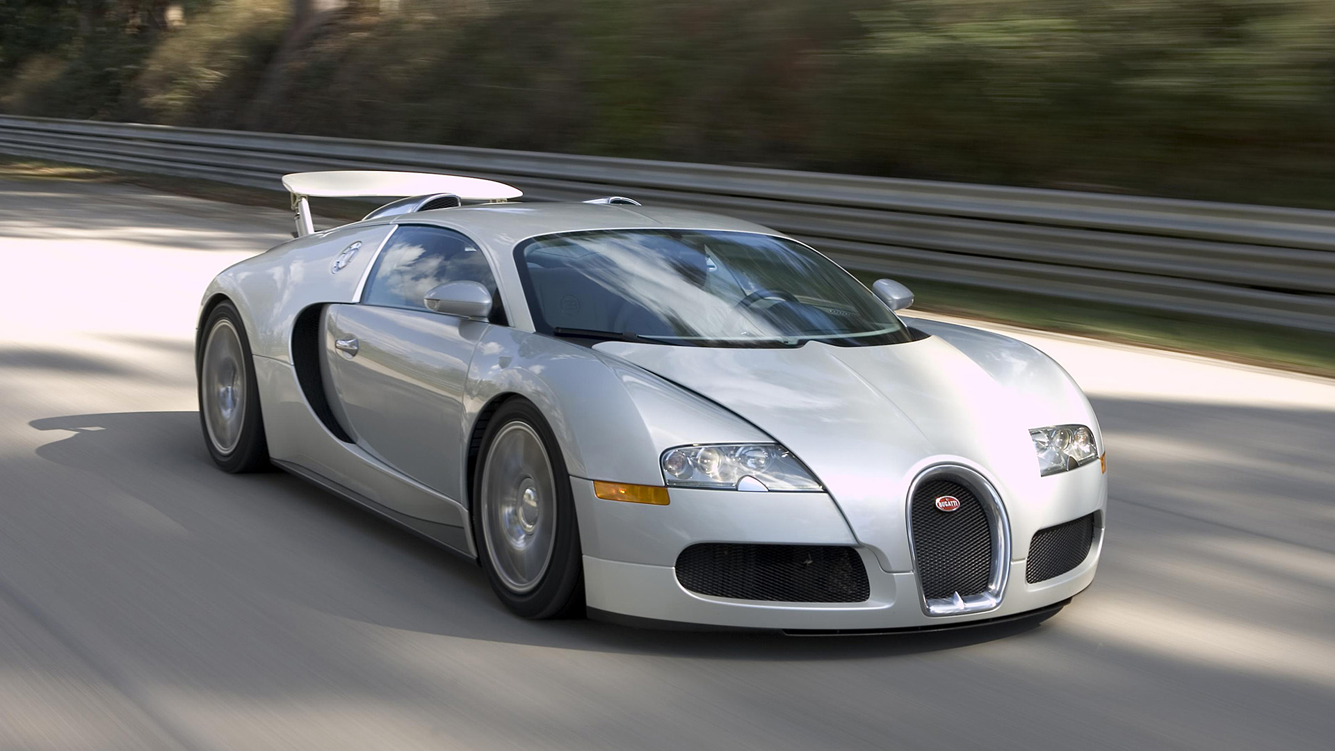  2005 Bugatti Veyron Wallpaper.