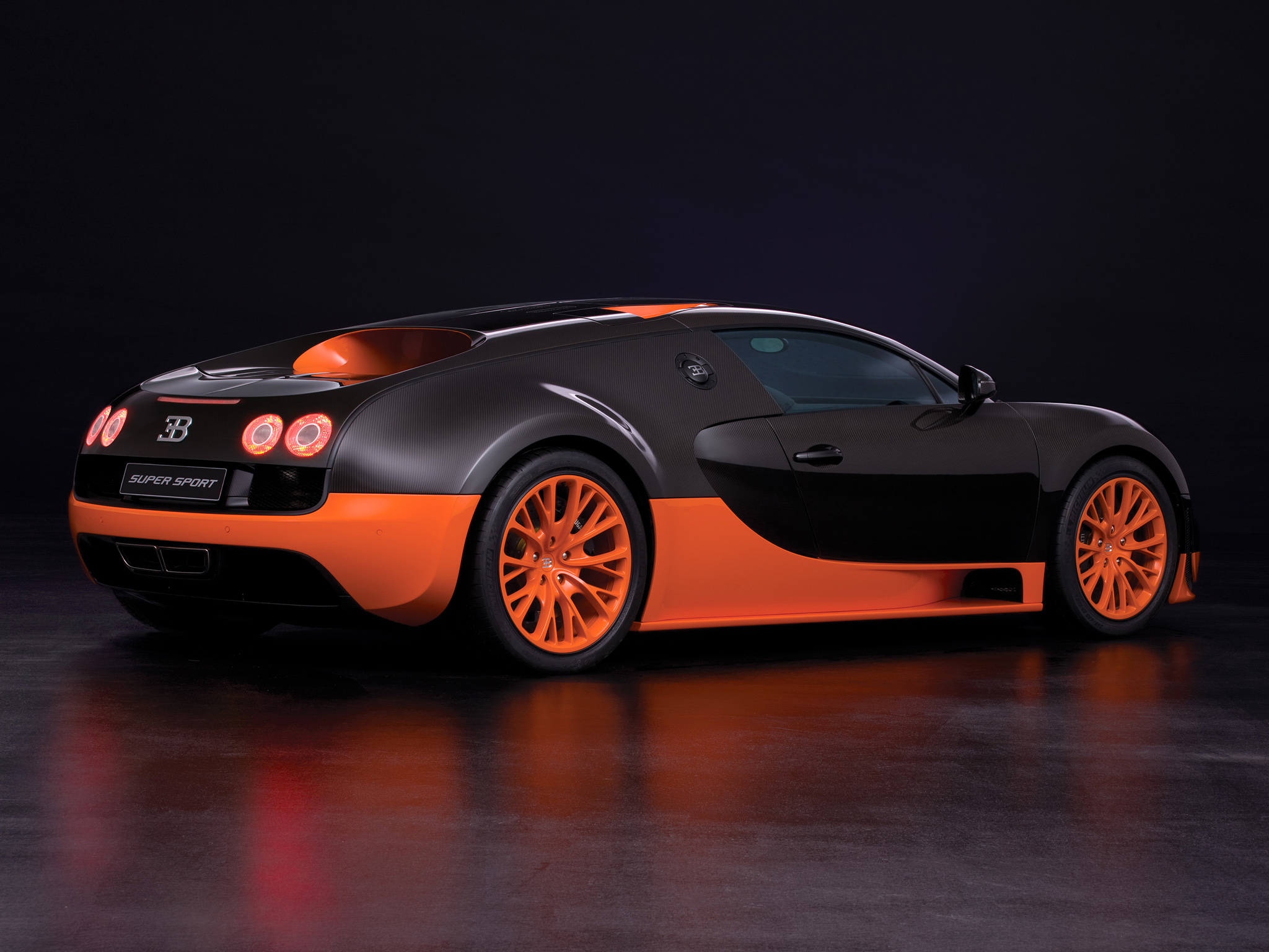  2009 Bugatti Veyron 16-4 Grand Sport Wallpaper.
