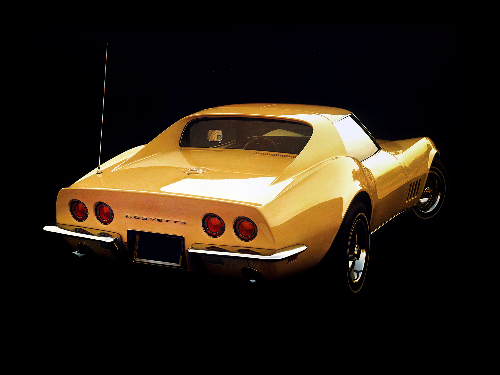  1968 - 1982 Chevrolet C3 Corvette Wallpaper.