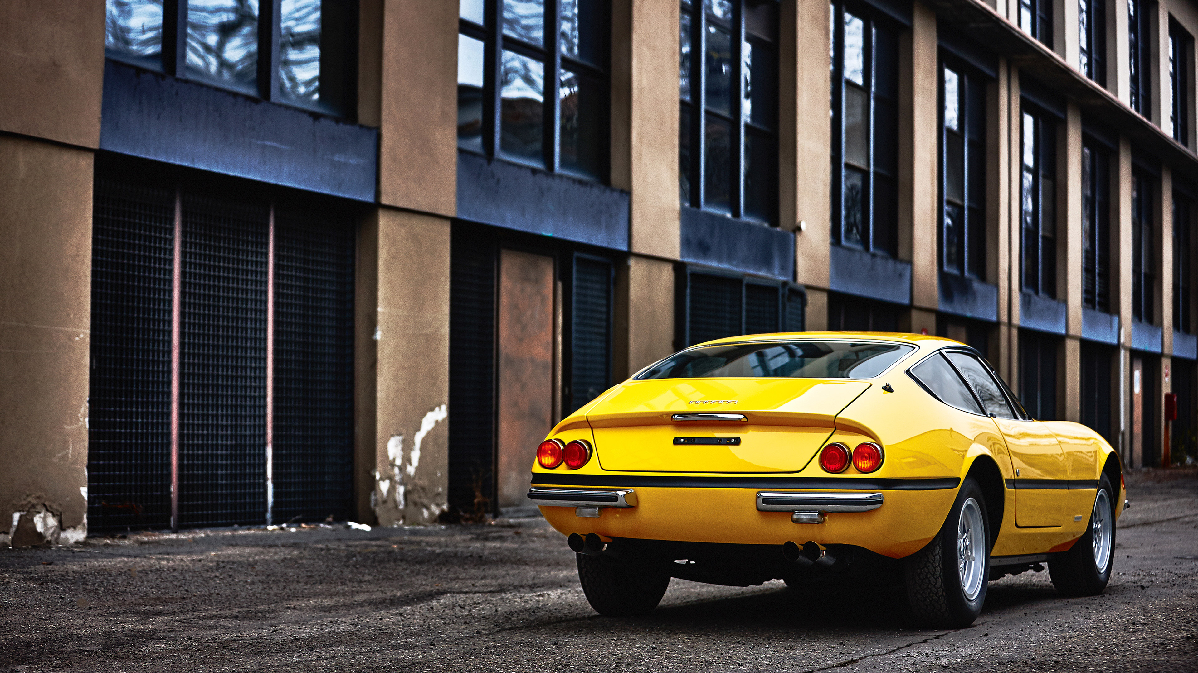  1968 Ferrari 365 GTB4 Daytona Wallpaper.
