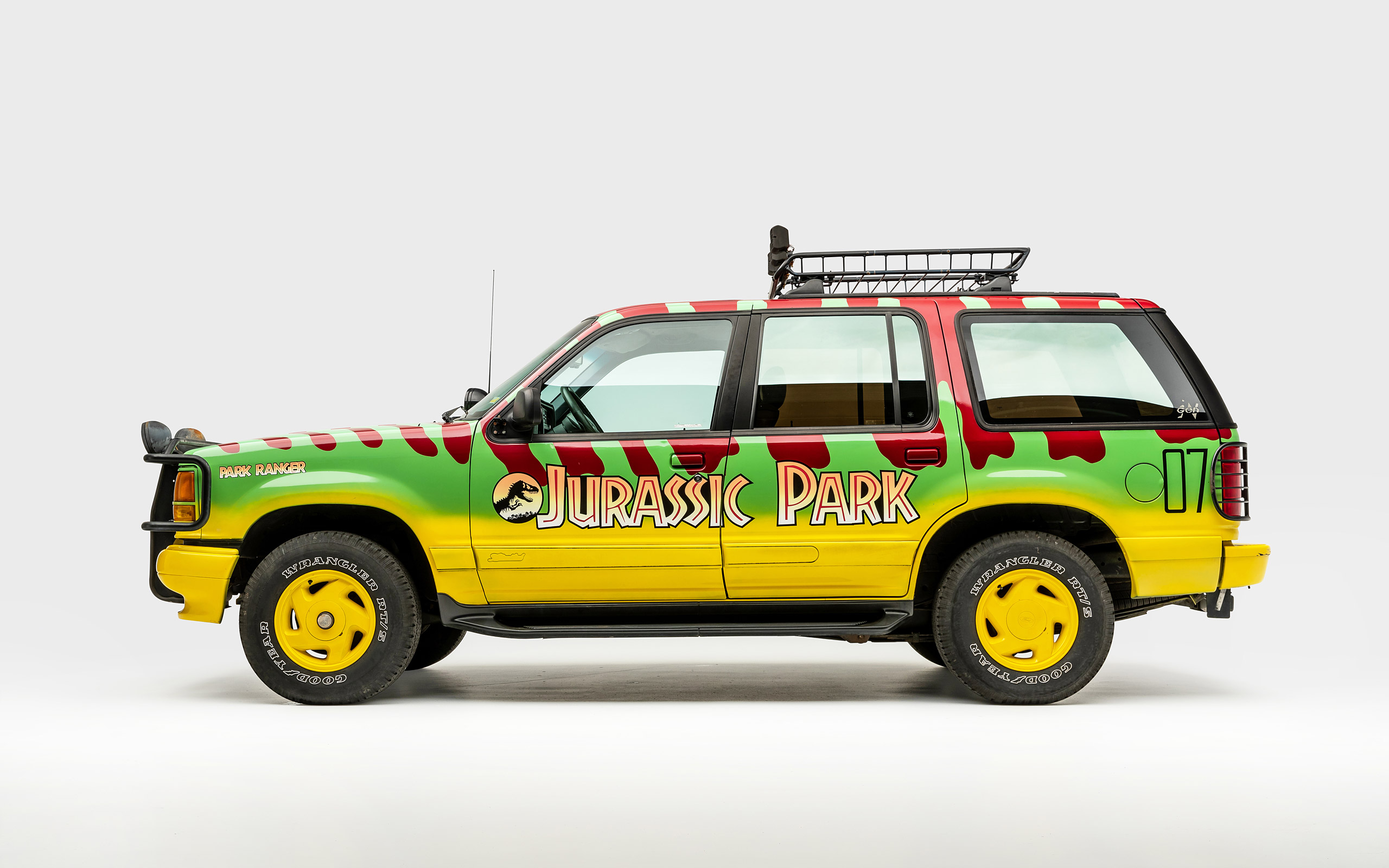  1992 Ford Explorer Limited XLT \'Jurassic Park\' Wallpaper.