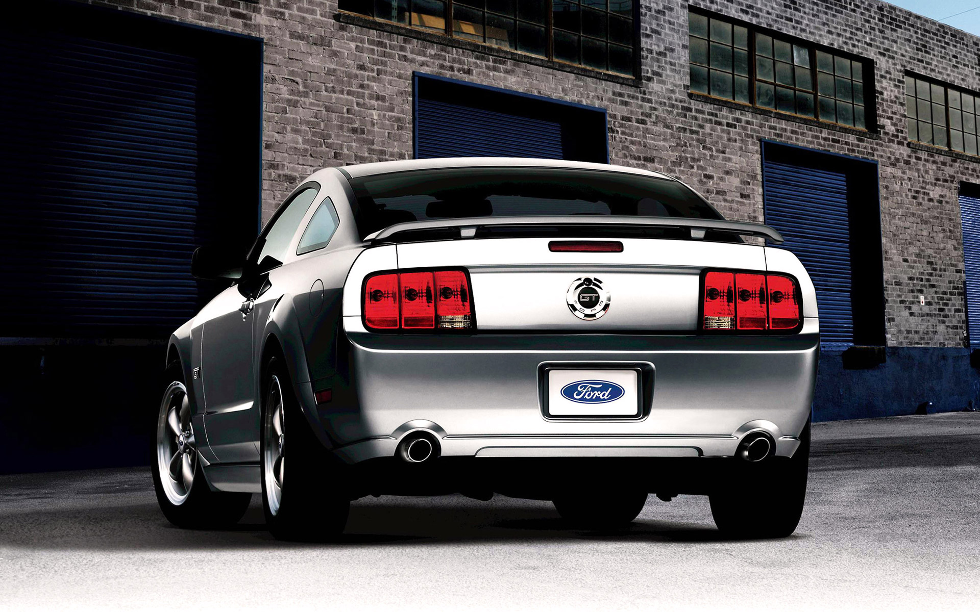  2005 Ford Mustang GT Wallpaper.