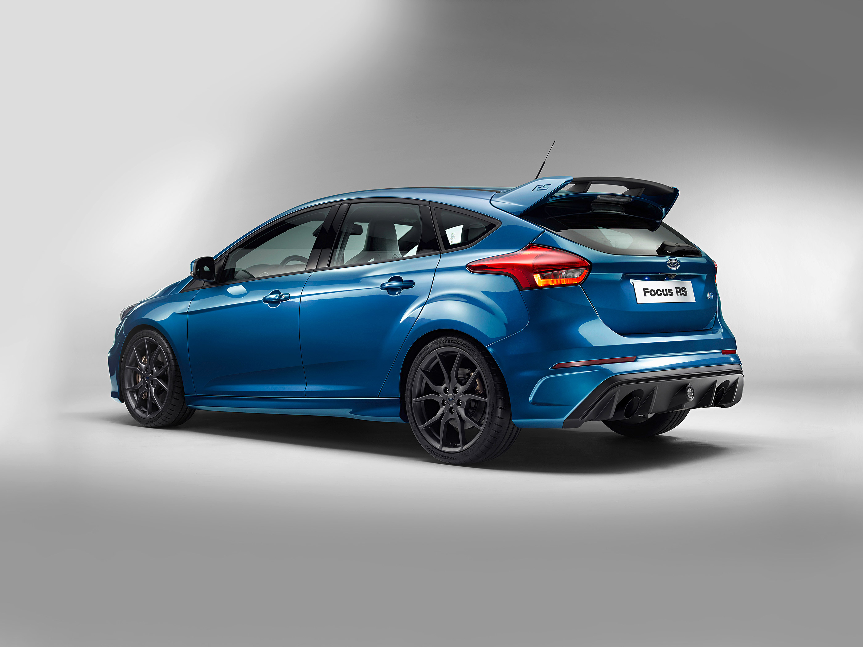  2016 Ford Focus RS Wallpaper.