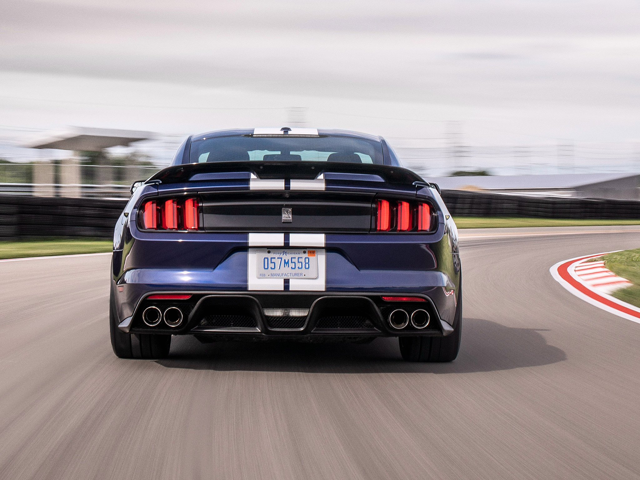  2019 Ford Shelby Mustang GT350 Wallpaper.