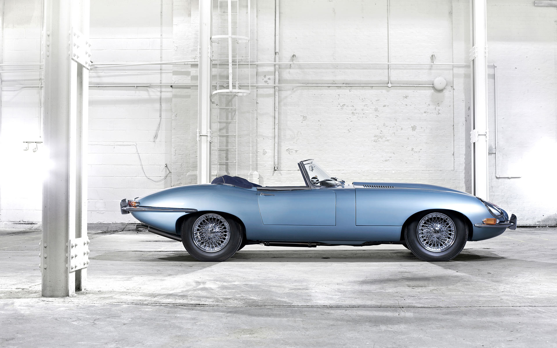  1961 Jaguar E-Type Wallpaper.