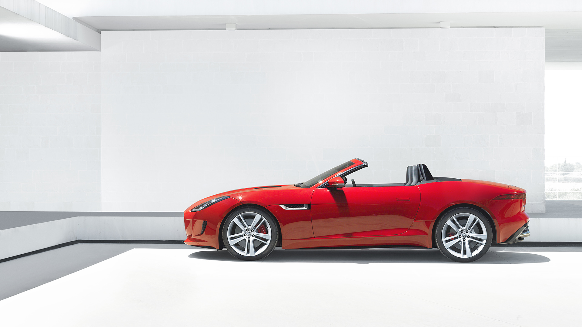  2014 Jaguar F-Type Wallpaper.