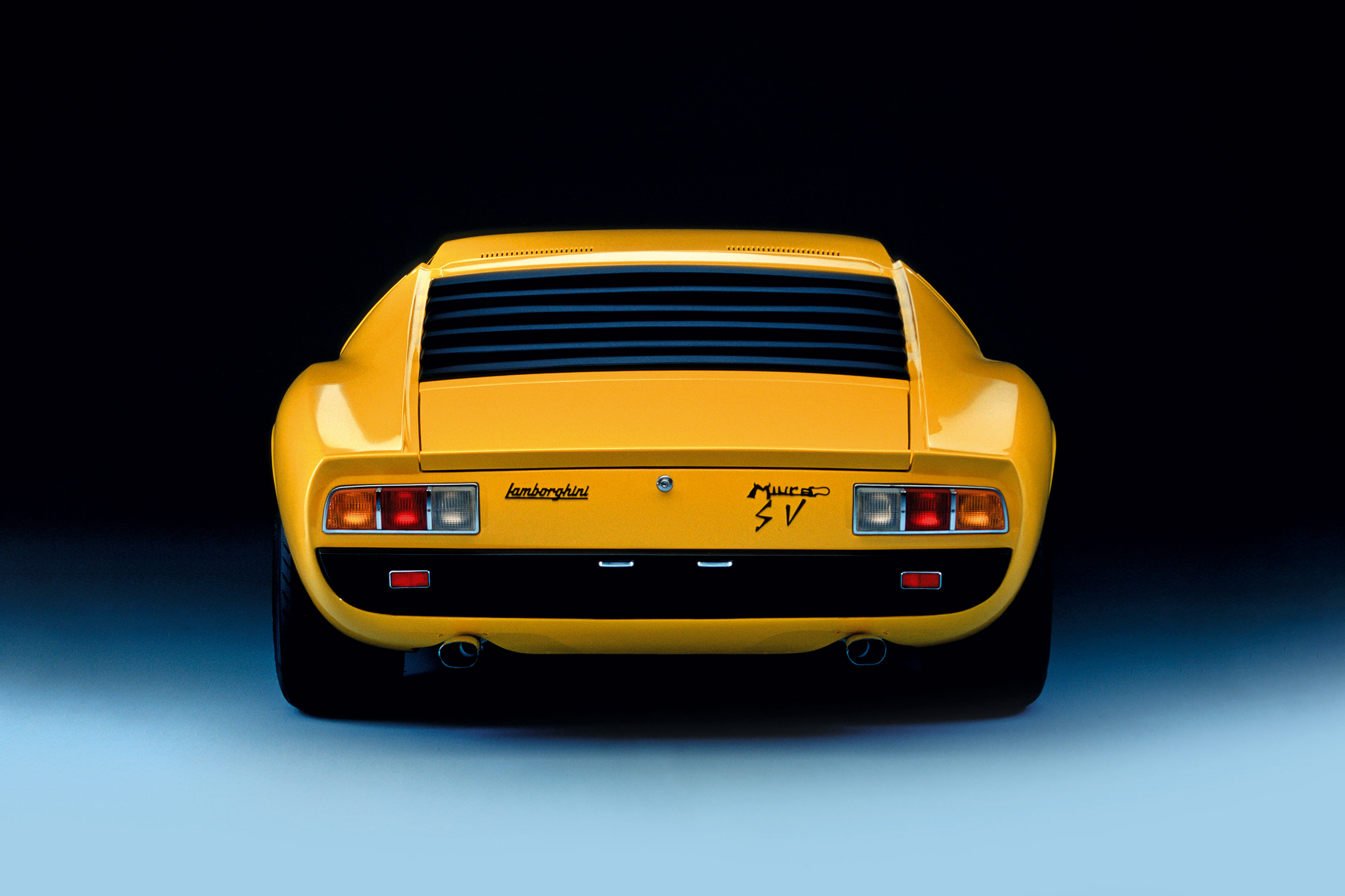  1971 Lamborghini Miura SV Wallpaper.