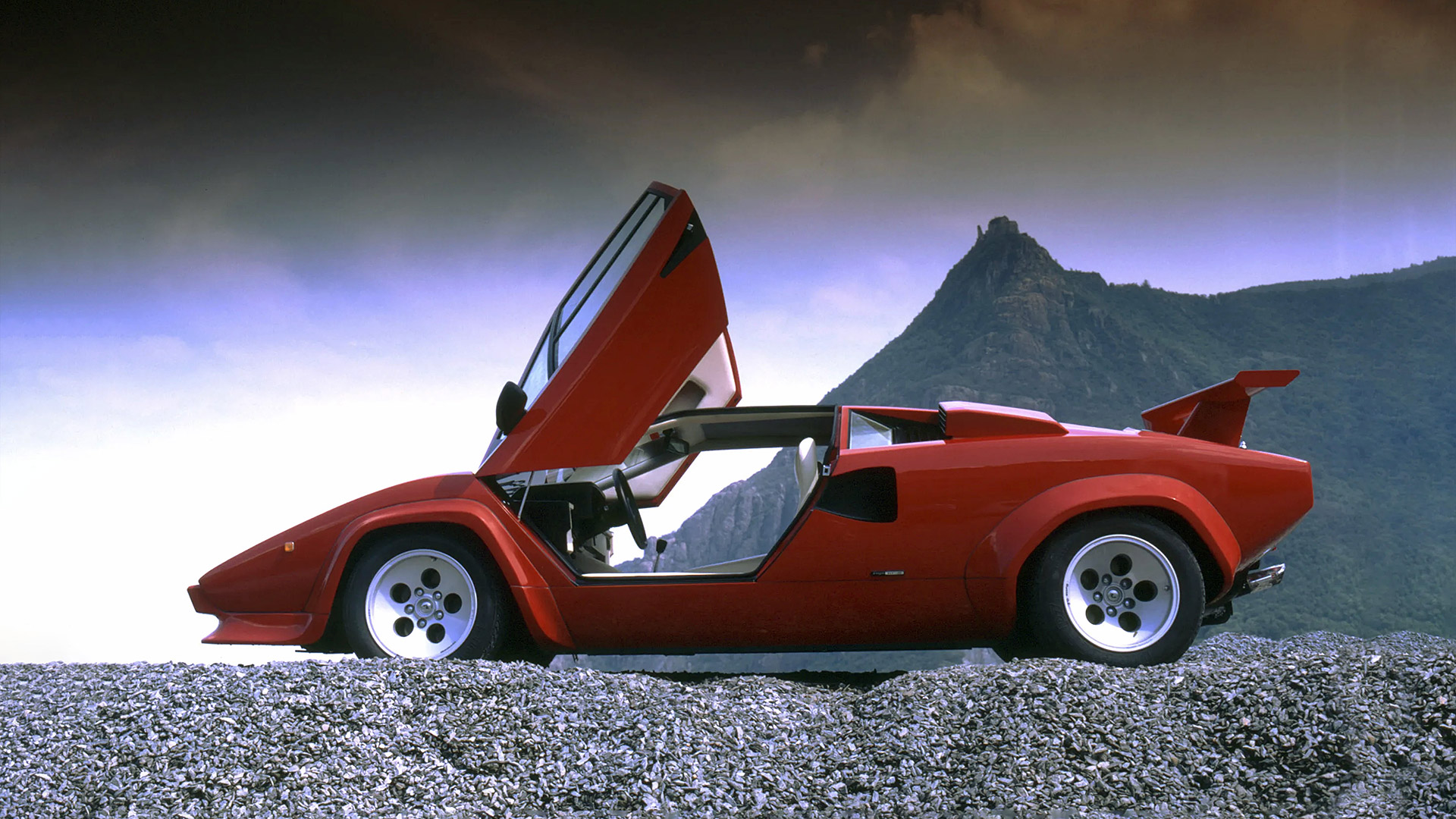  1981 Lamborghini Countach LP400 S Wallpaper.