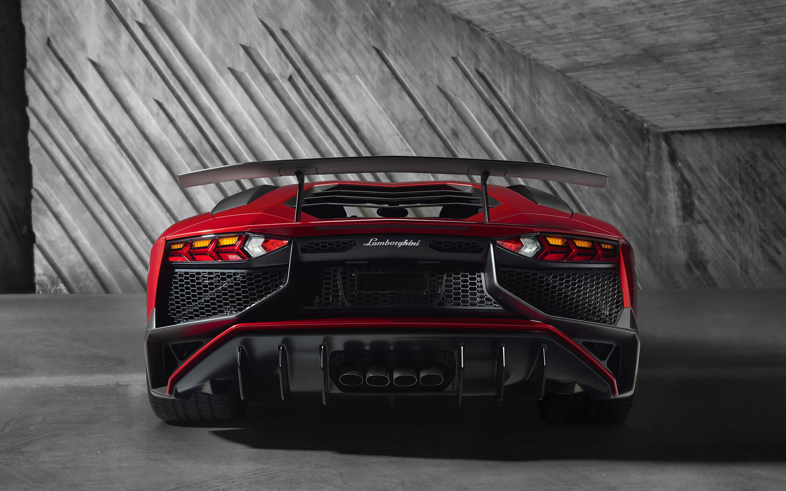  2016 Lamborghini Aventador LP750-4 SV Wallpaper.
