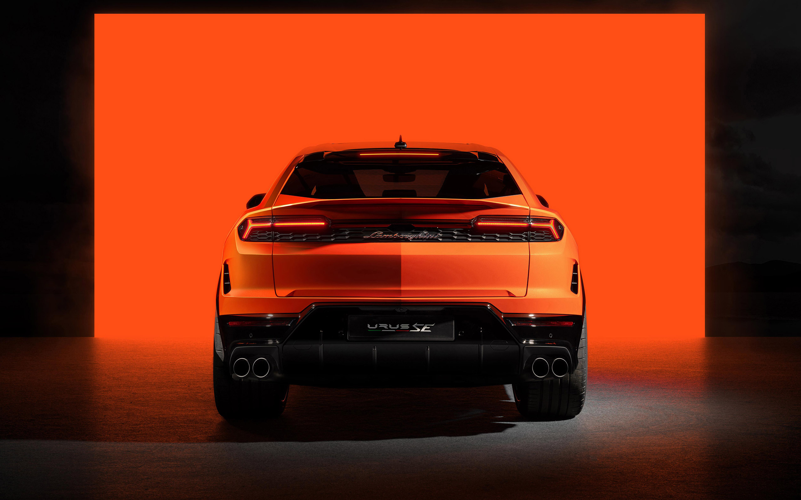  2025 Lamborghini Urus SE Wallpaper.