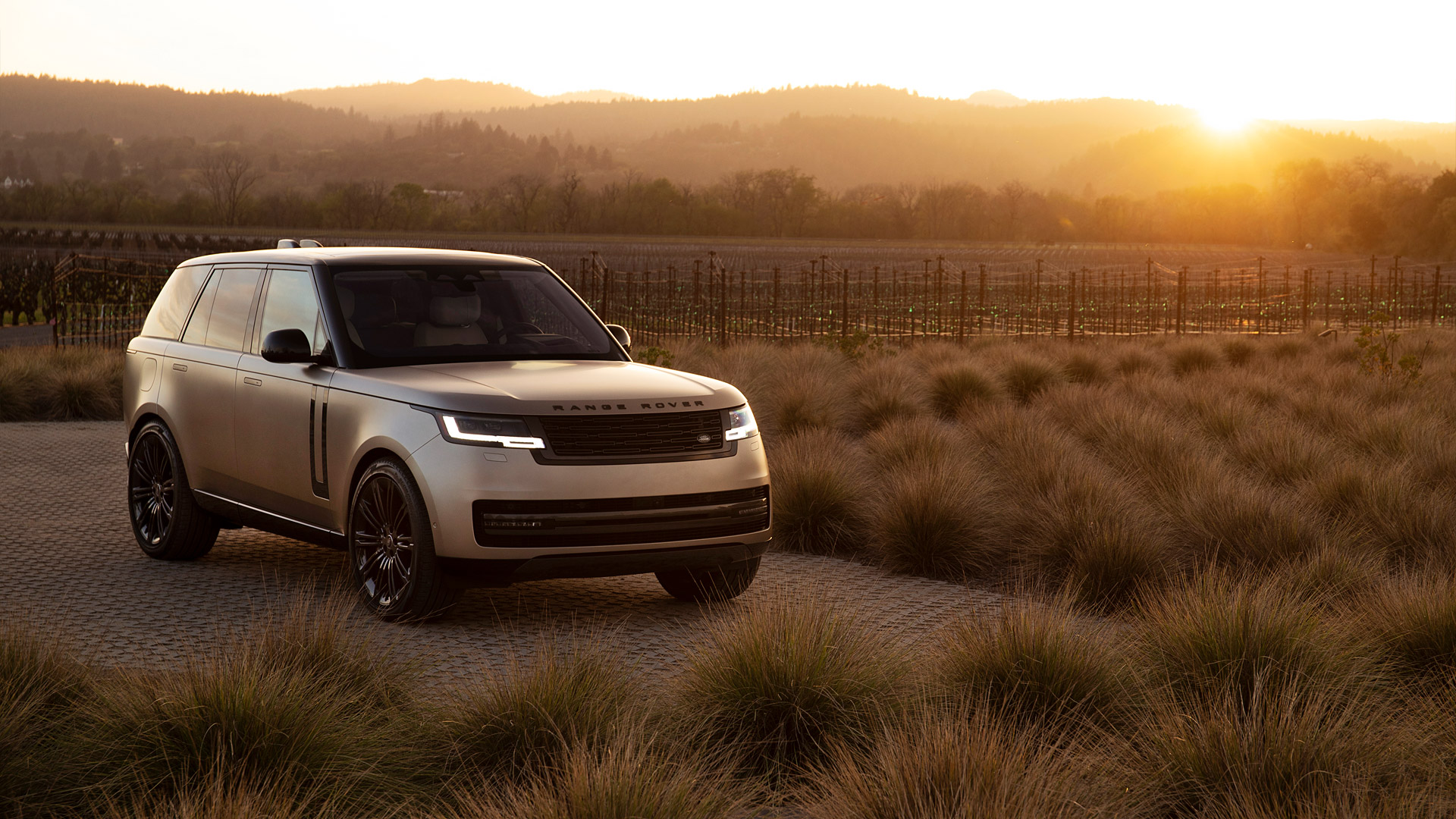  2022-Land-Rover-Range-Rover Wallpaper.