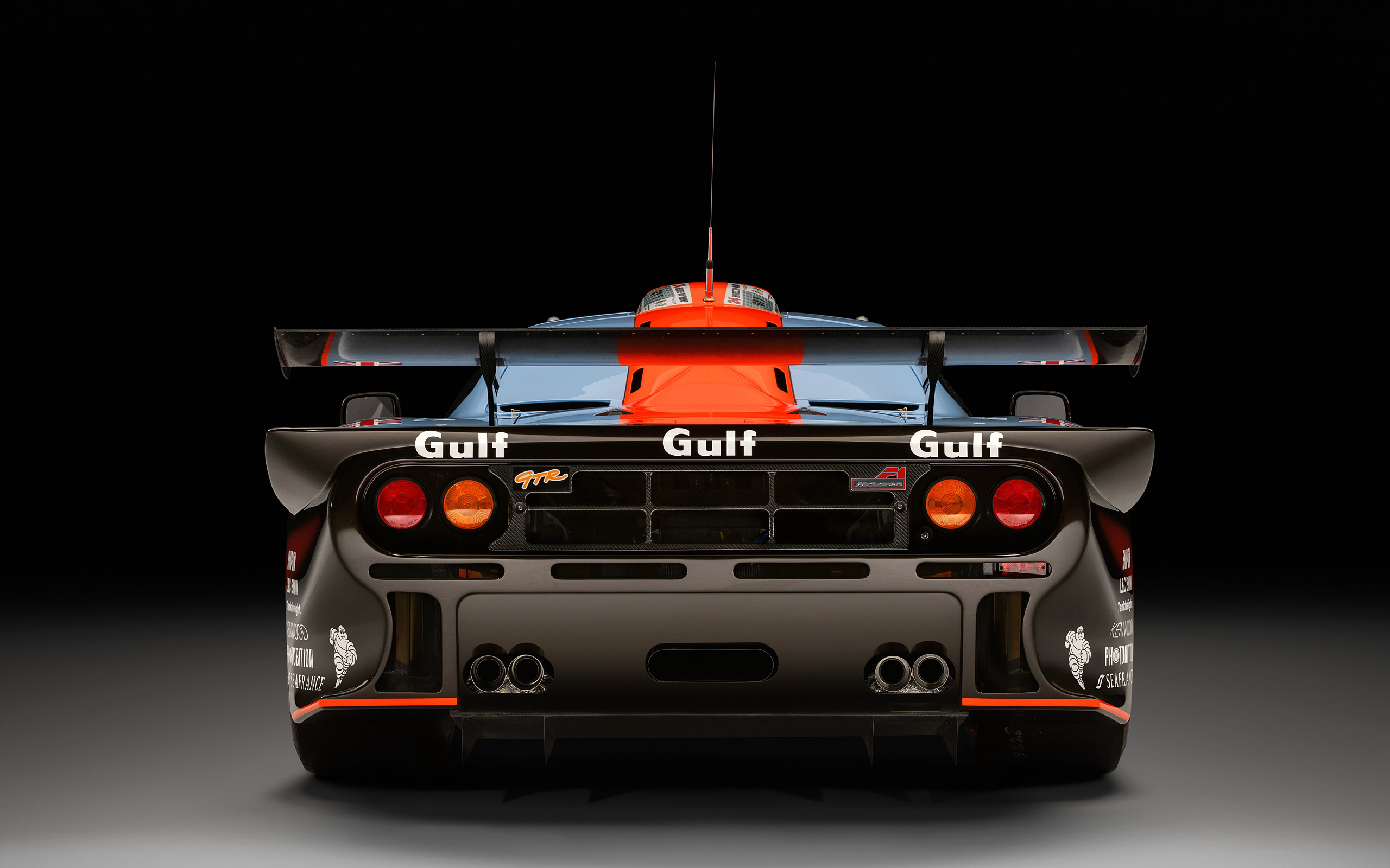  1997 McLaren F1 GTR Longtail Wallpaper.