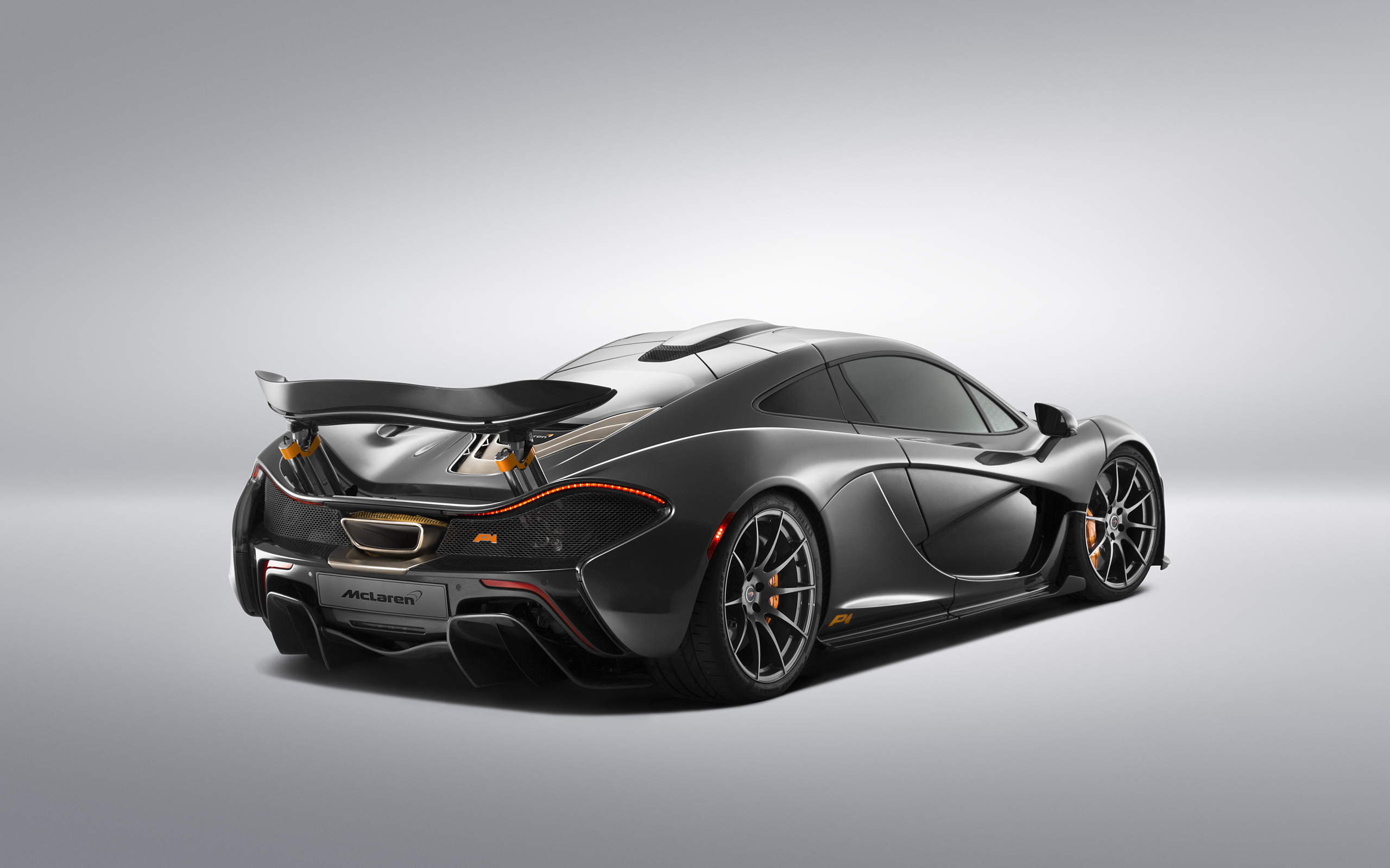  2015 McLaren P1 Carbon Edition Wallpaper.