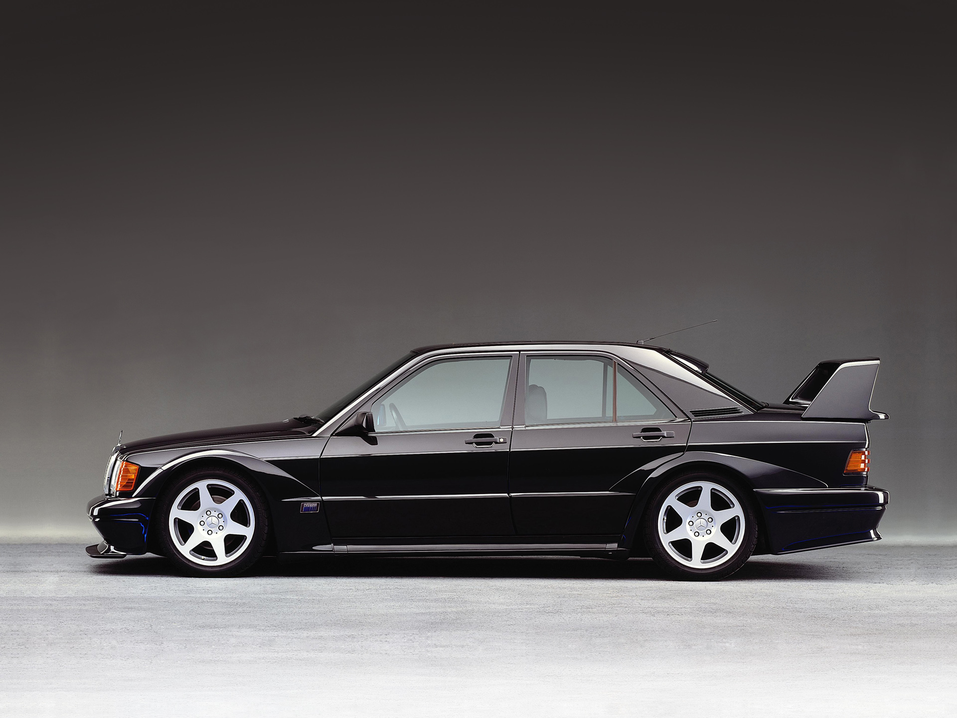  1990 Mercedes-Benz 190E Evolution II Wallpaper.