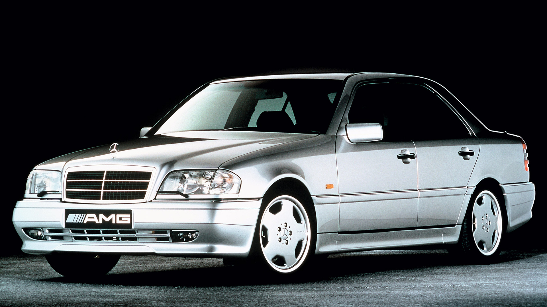  1993 Mercedes-Benz C36 AMG Wallpaper.