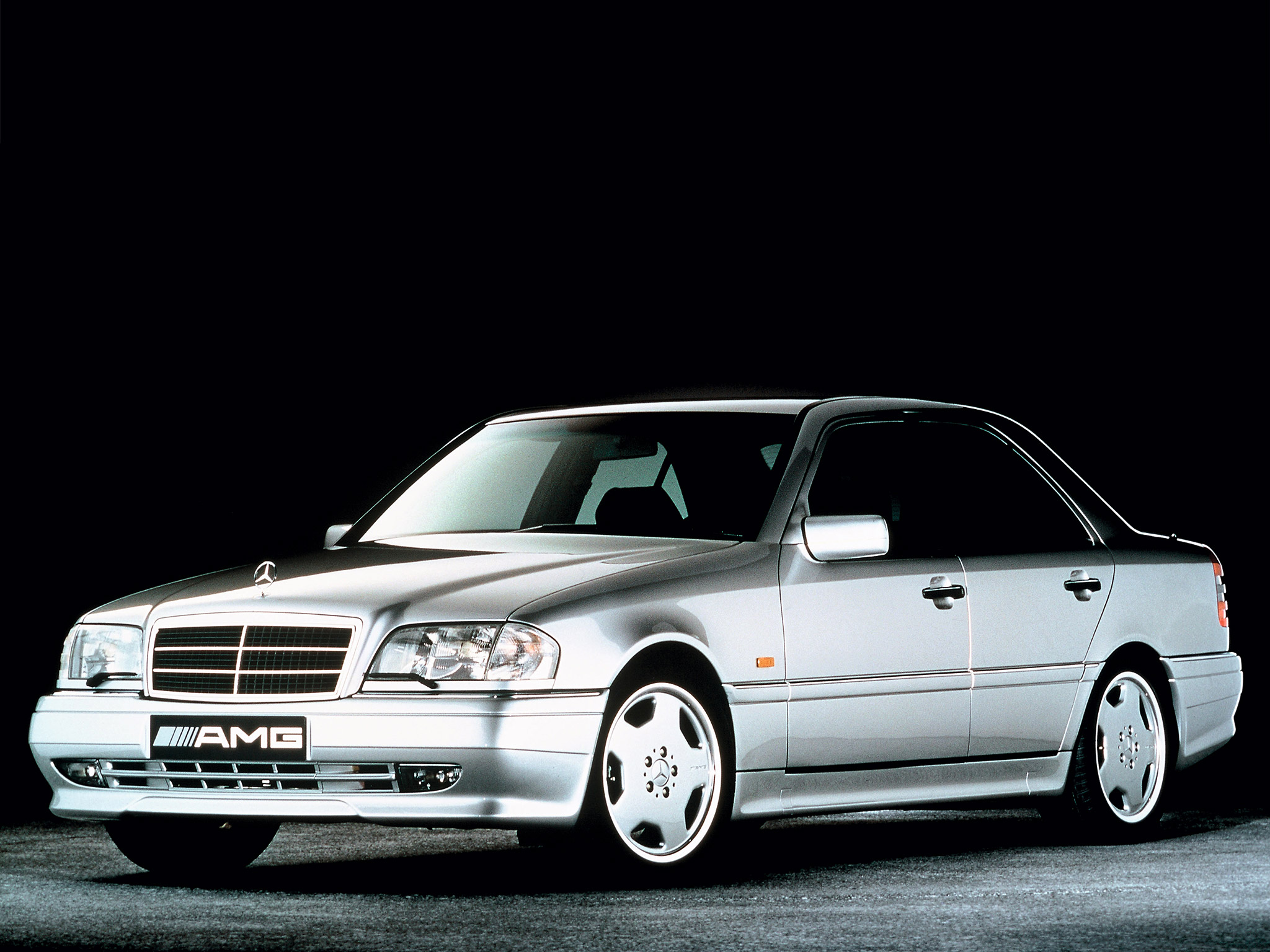  1993 Mercedes-Benz C36 AMG Wallpaper.