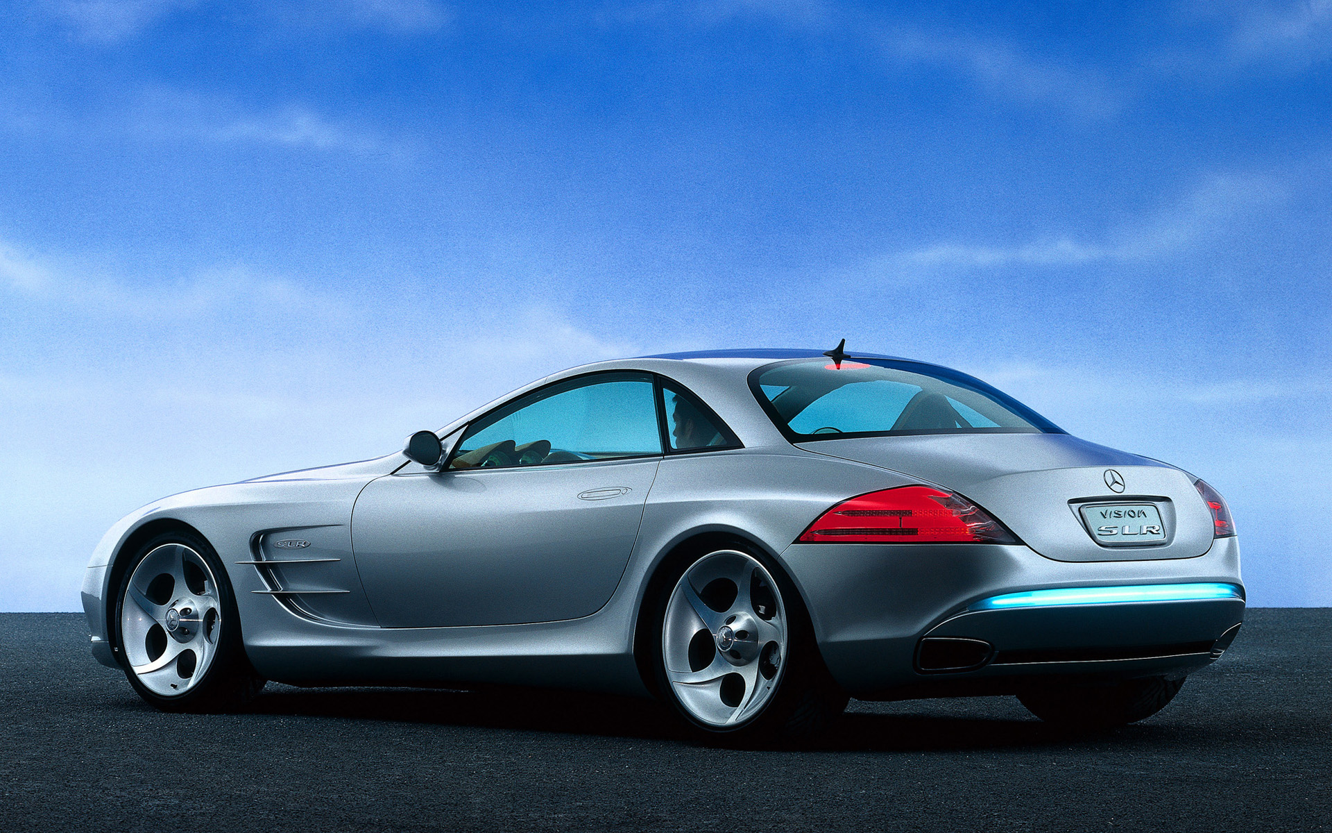  1999 Mercedes-Benz Vision SLR Concept Wallpaper.