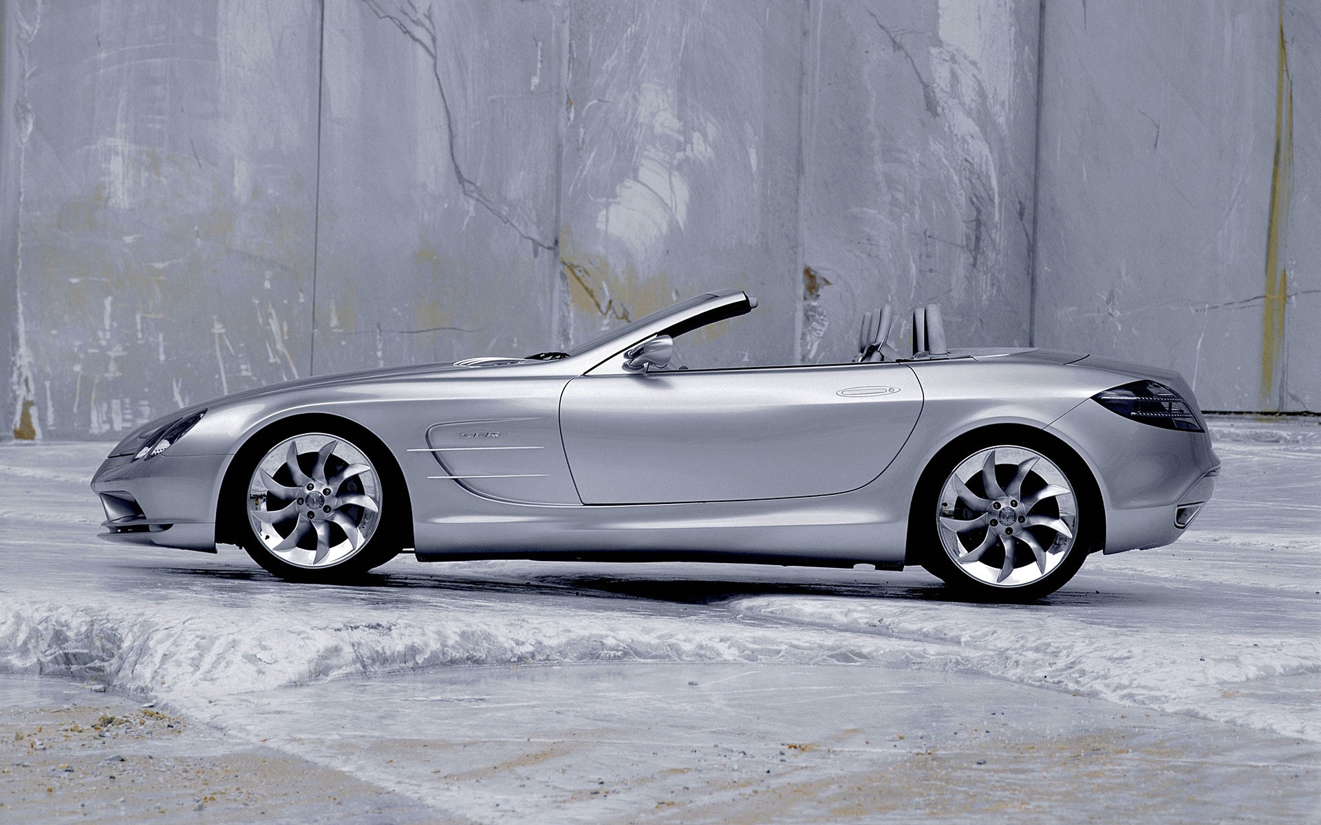  1999 Mercedes-Benz Vision SLR Roadster Concept Wallpaper.