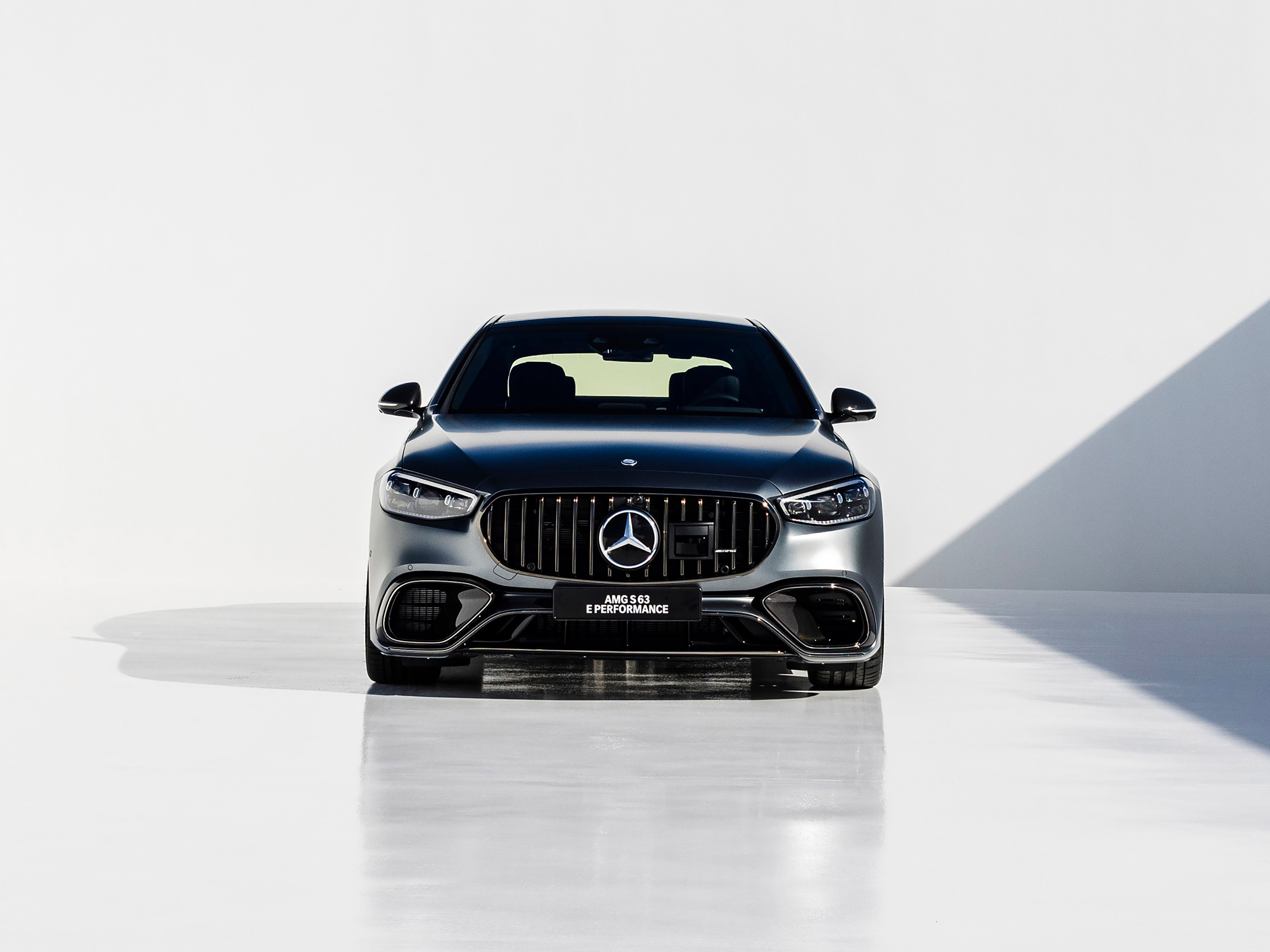  2023 Mercedes-AMG S63 E Performance Wallpaper.