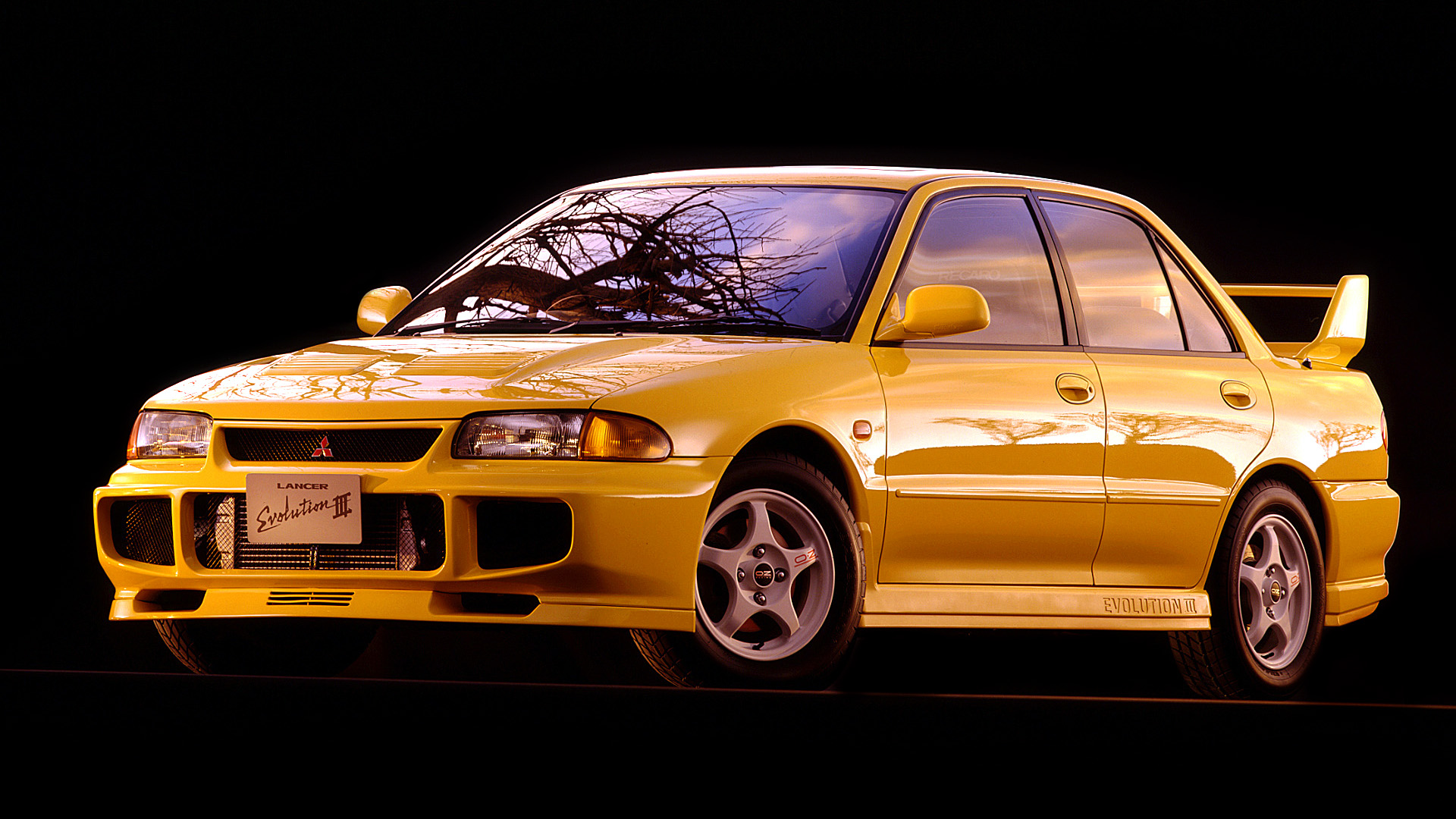  1995 Mitsubishi Lancer GSR Evolution III Wallpaper.