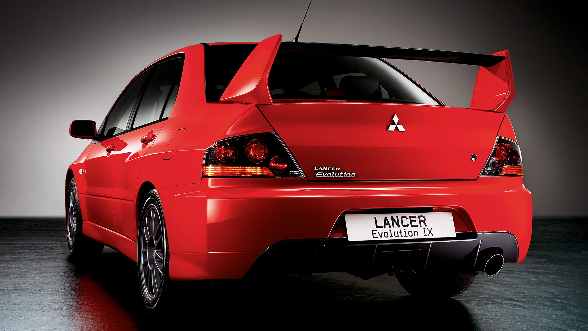  2005 Mitsubishi Lancer Evolution IX Wallpaper.