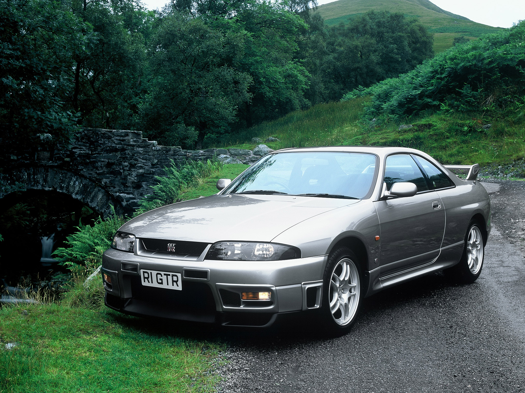  1996 Nissan Skyline GT-R V-spec Wallpaper.
