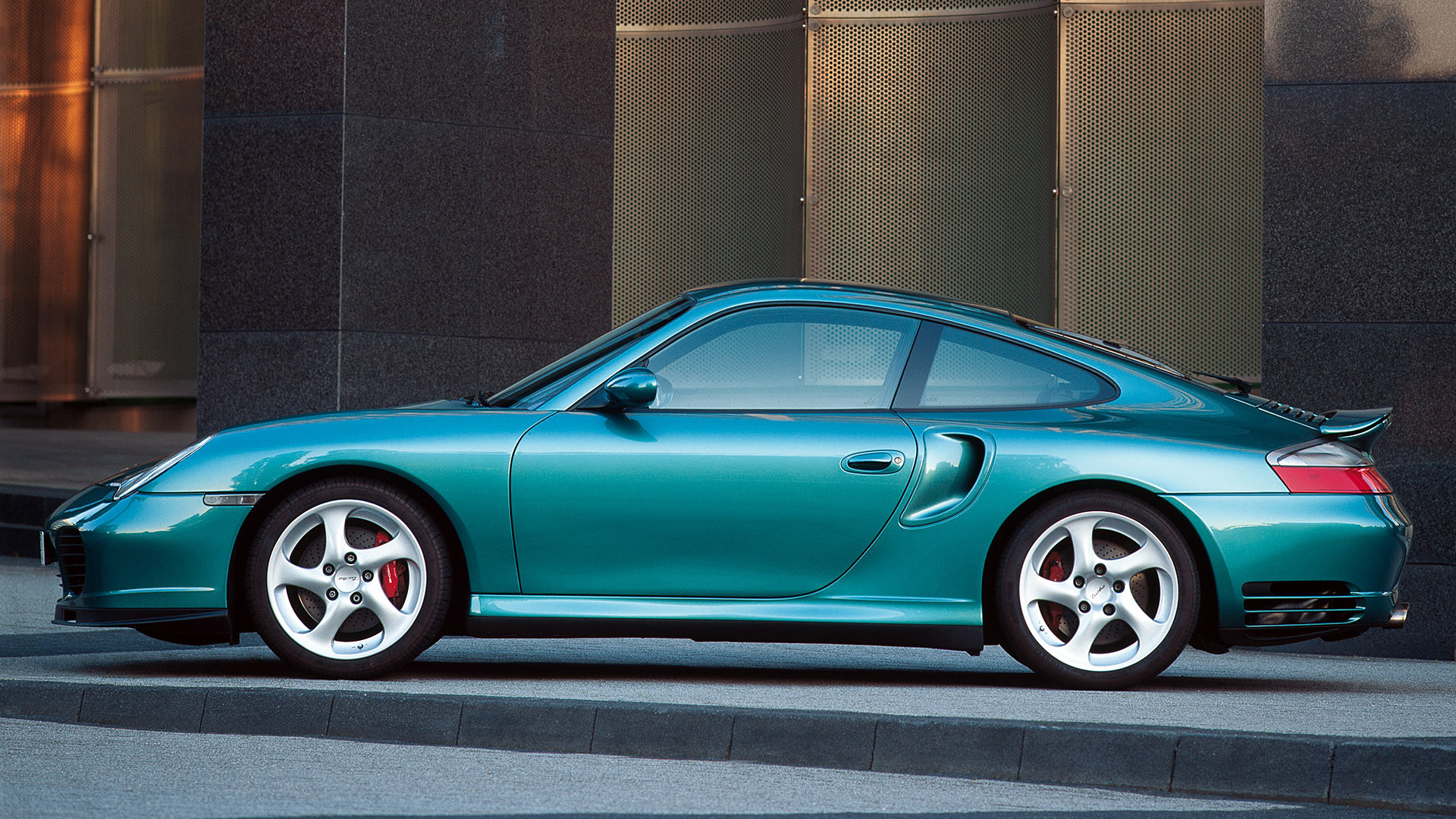  2002 Porsche 911 Turbo Wallpaper.