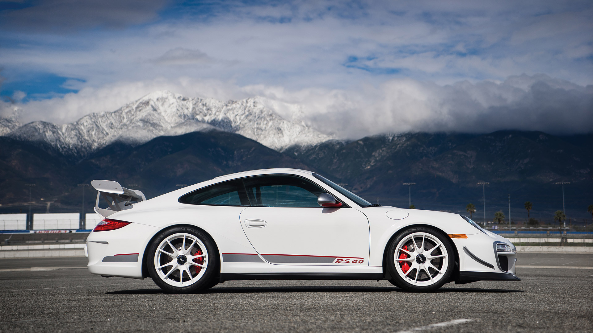  2011 Porsche 911 GT3 RS 4.0 Wallpaper.