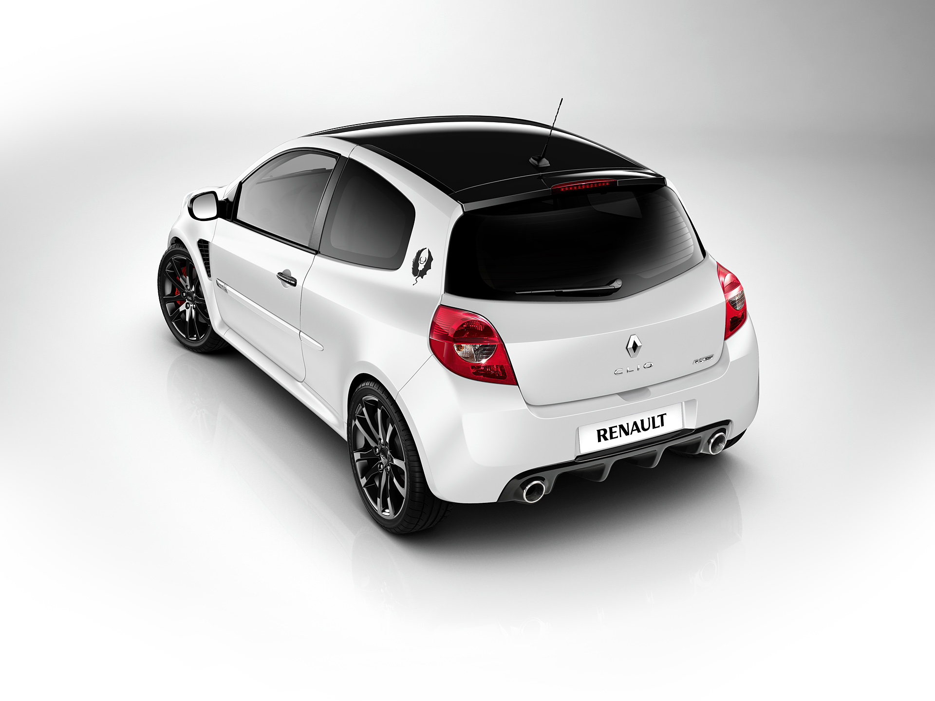  2010 Renault Clio RS Wallpaper.