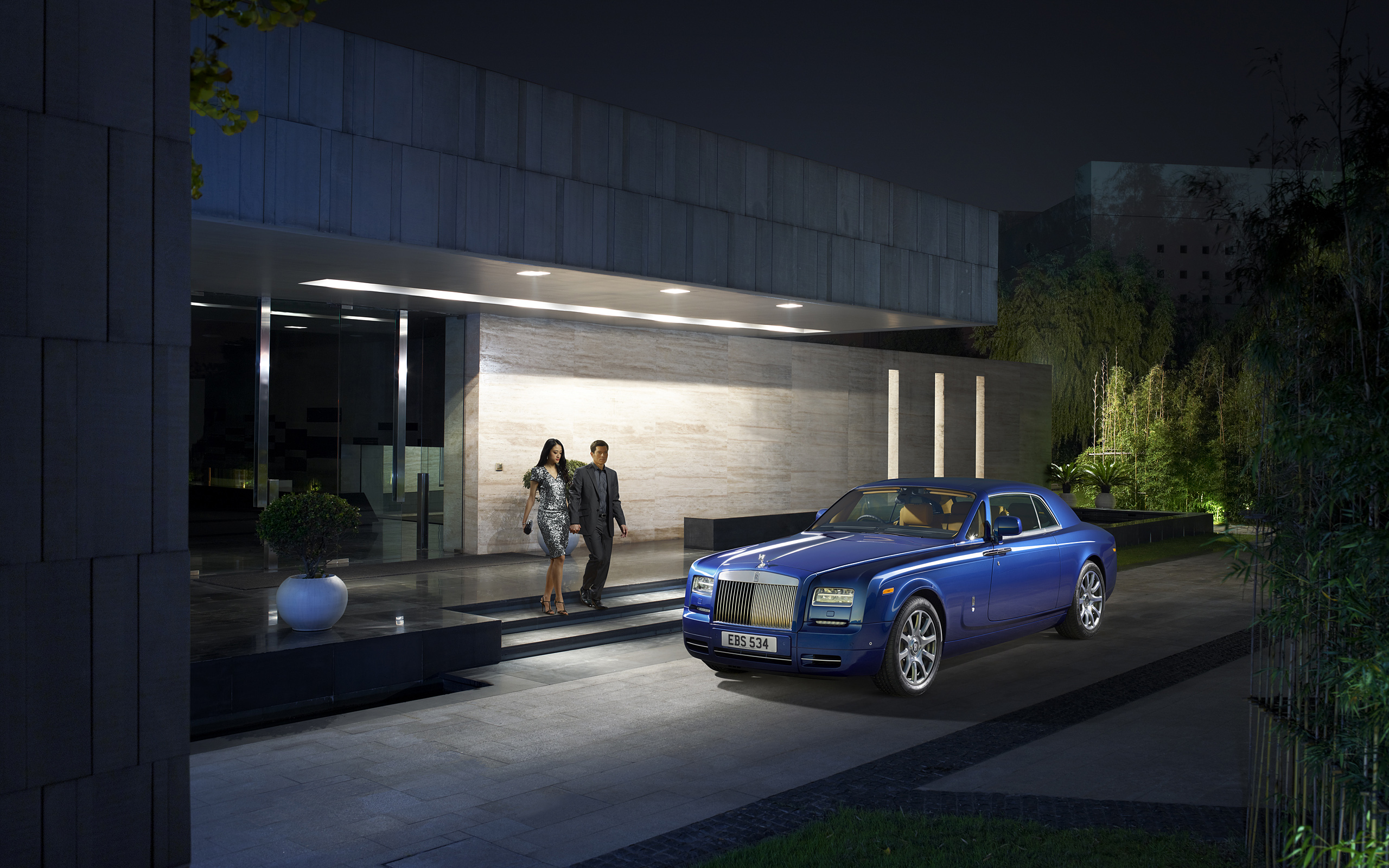  2013 Rolls-Royce Phantom Coupe Wallpaper.