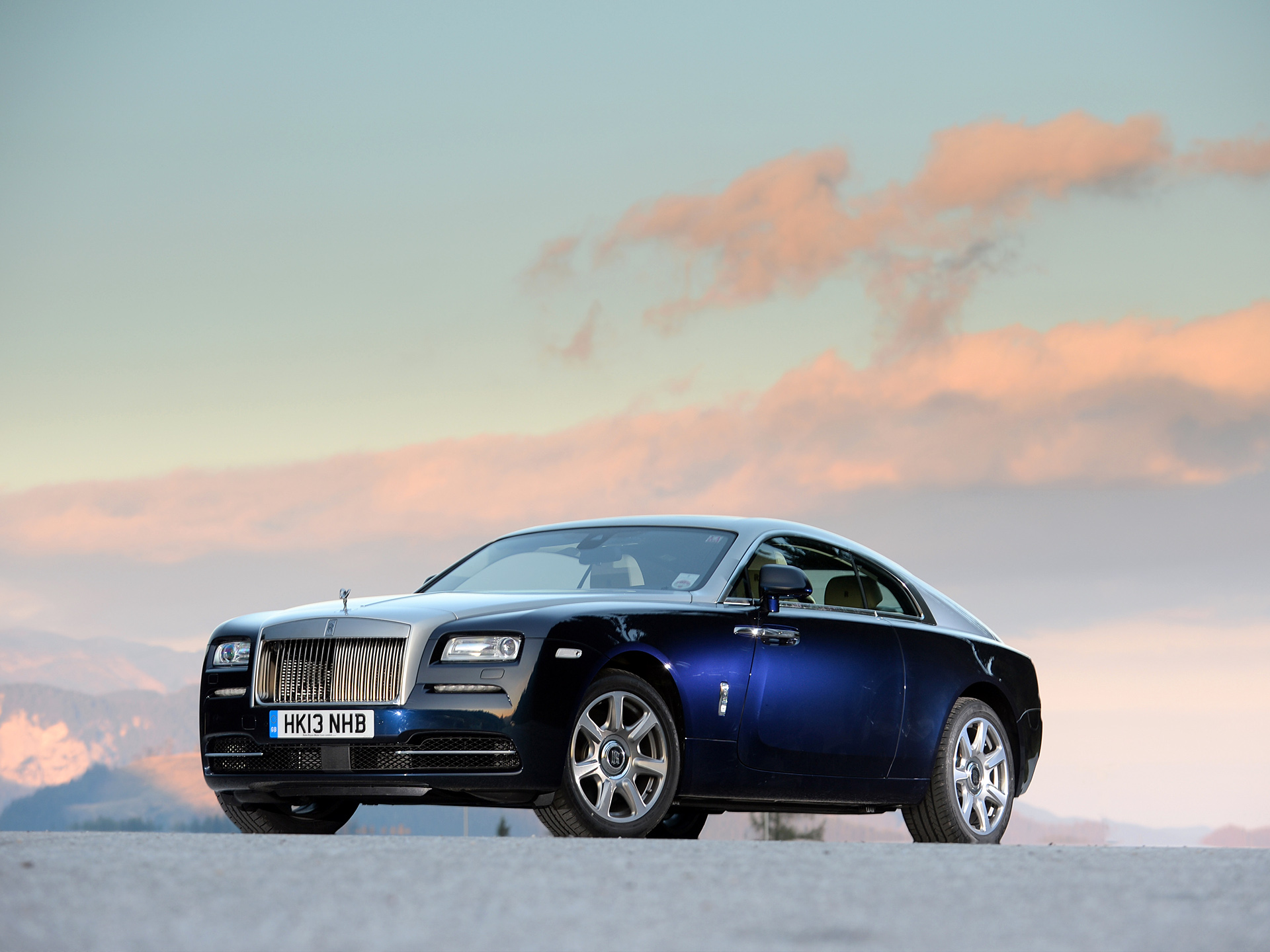  2014 Rolls-Royce Wraith Wallpaper.