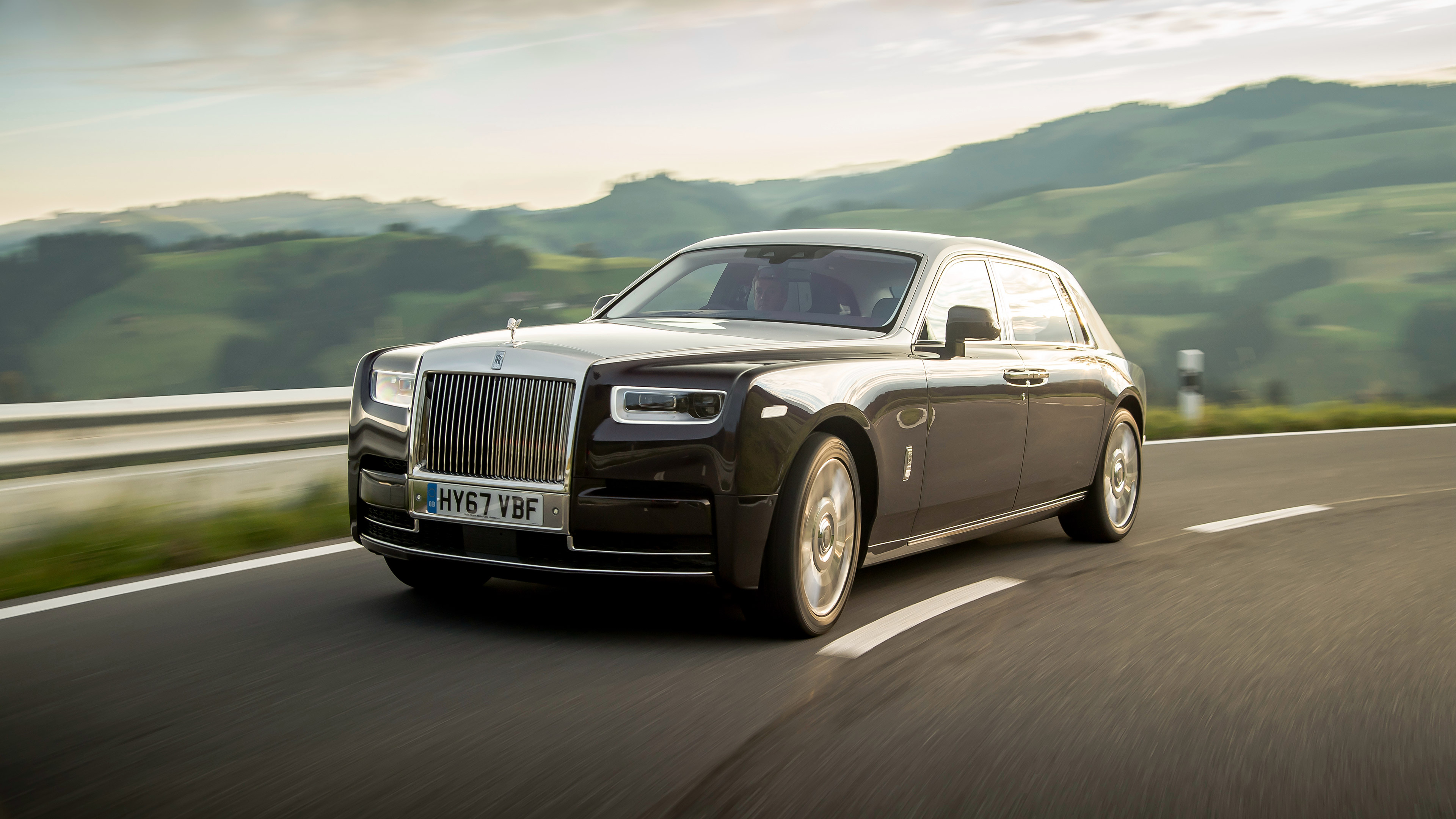  2017 Rolls-Royce Phantom Wallpaper.