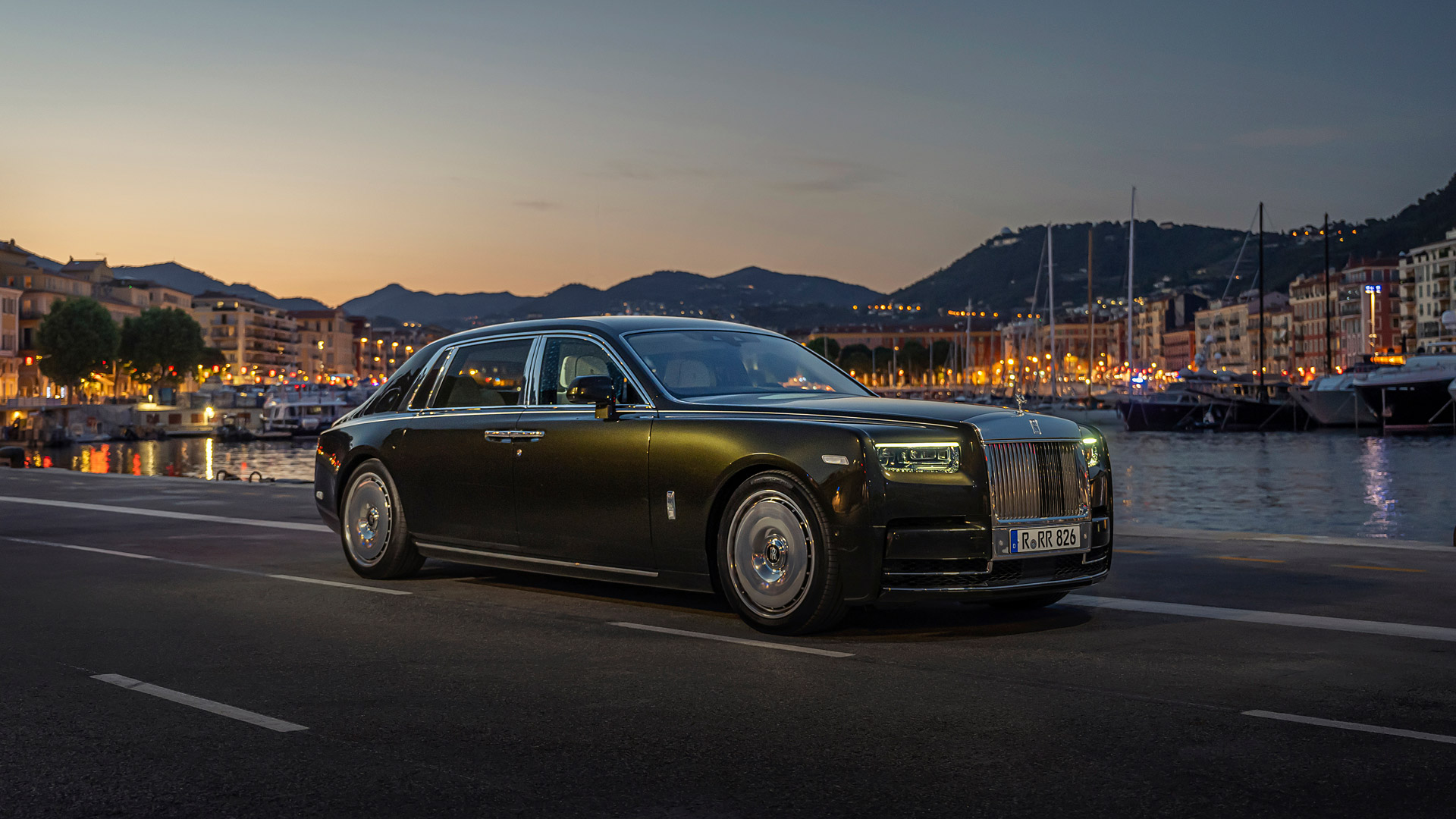  2023 Rolls-Royce Phantom Series II Wallpaper.